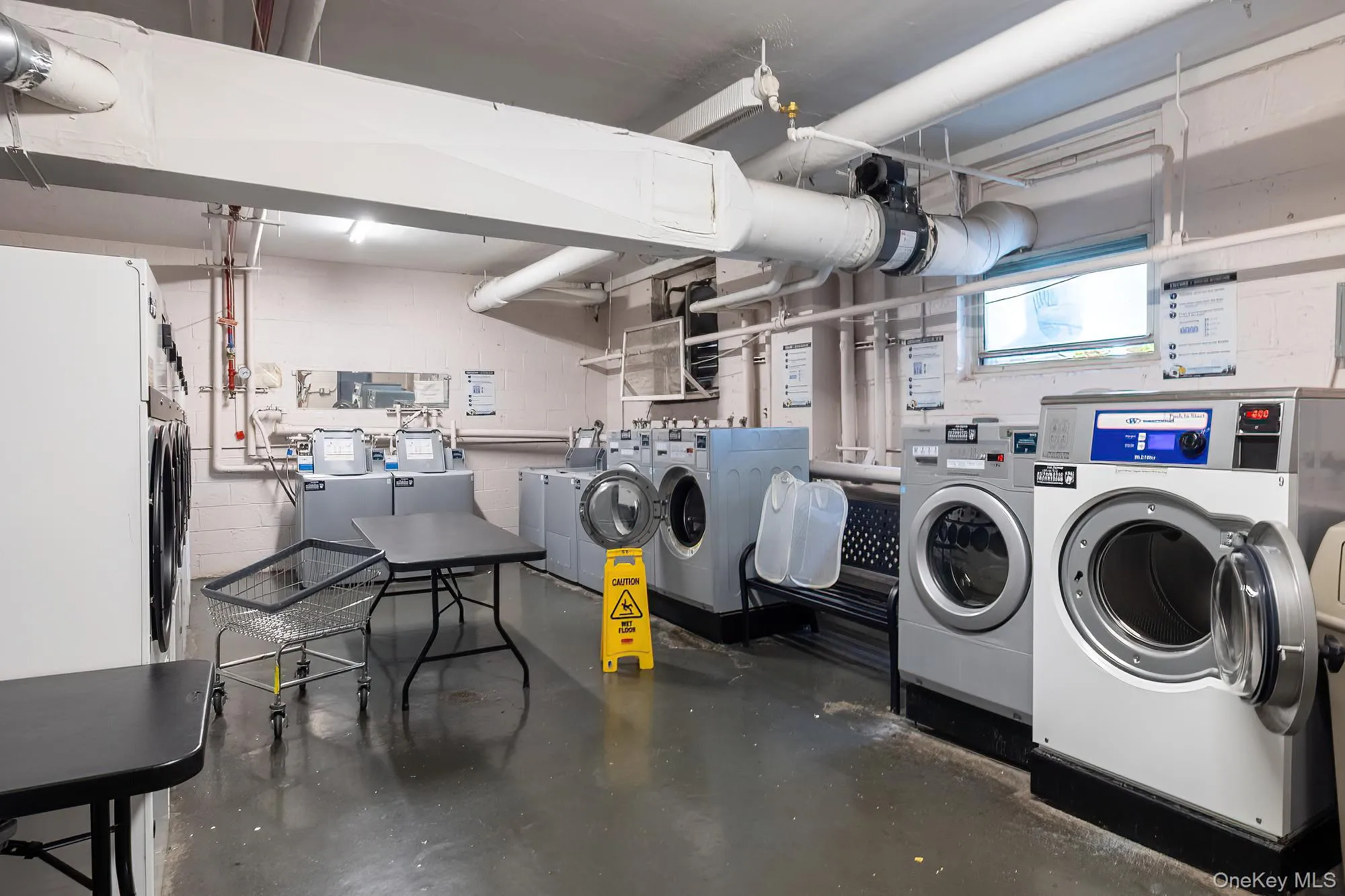 55 Knolls Crescent, New York, NY, 2 Bedrooms Bedrooms, 4 Rooms Rooms,1 BathroomBathrooms,Residential,For Rent,Knolls,0,1025705 55 Knolls Crescent, New York, NY, 2 Bedrooms Bedrooms, 4 Rooms Rooms,1 BathroomBathrooms,Residential,For Rent,Knolls,0,1025705