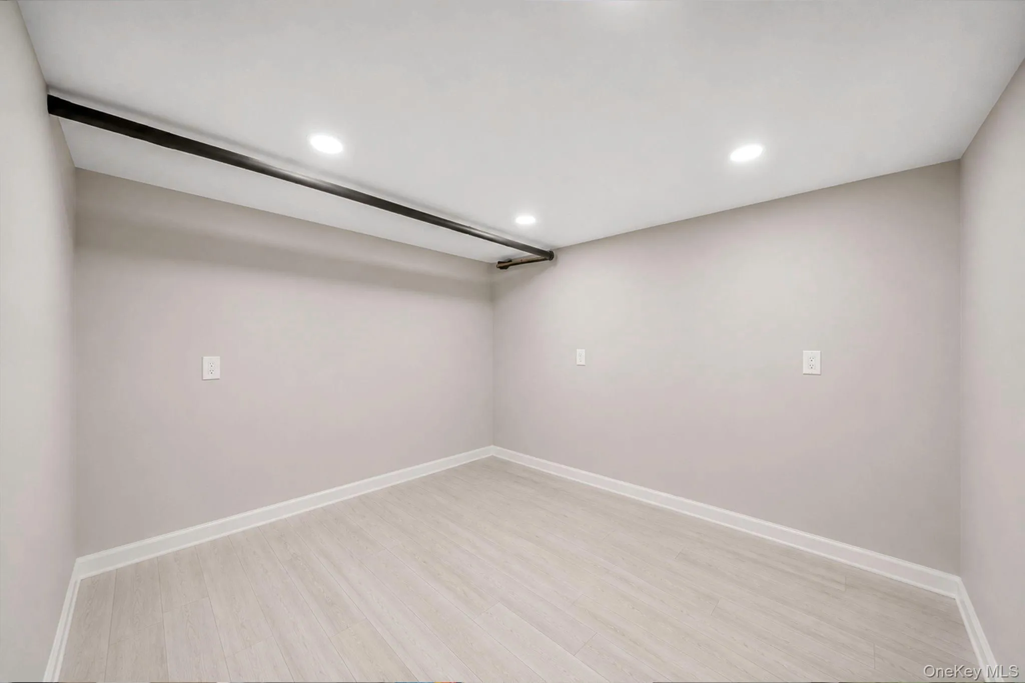 22 Milburn Road, Brookhaven, NY, 4 Bedrooms Bedrooms, 9 Rooms Rooms,2 BathroomsBathrooms,Residential,For Rent,Milburn,0,1025708 22 Milburn Road, Brookhaven, NY, 4 Bedrooms Bedrooms, 9 Rooms Rooms,2 BathroomsBathrooms,Residential,For Rent,Milburn,0,1025708