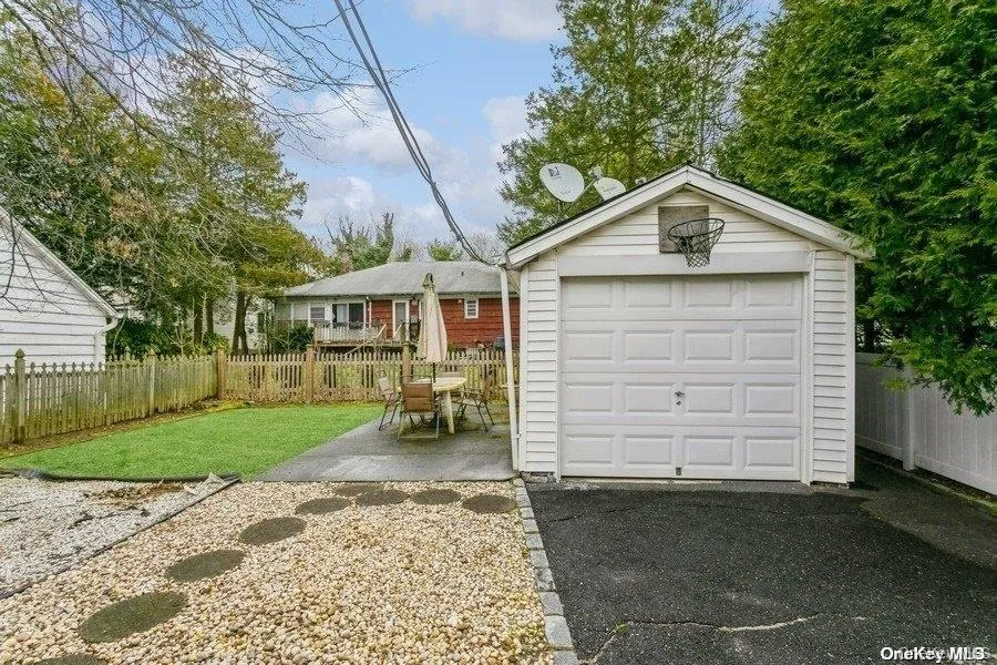 44 Jayson Avenue, North Hempstead, NY, 3 Bedrooms Bedrooms, 8 Rooms Rooms,2 BathroomsBathrooms,Residential,For Rent,Jayson,0,1025710 44 Jayson Avenue, North Hempstead, NY, 3 Bedrooms Bedrooms, 8 Rooms Rooms,2 BathroomsBathrooms,Residential,For Rent,Jayson,0,1025710