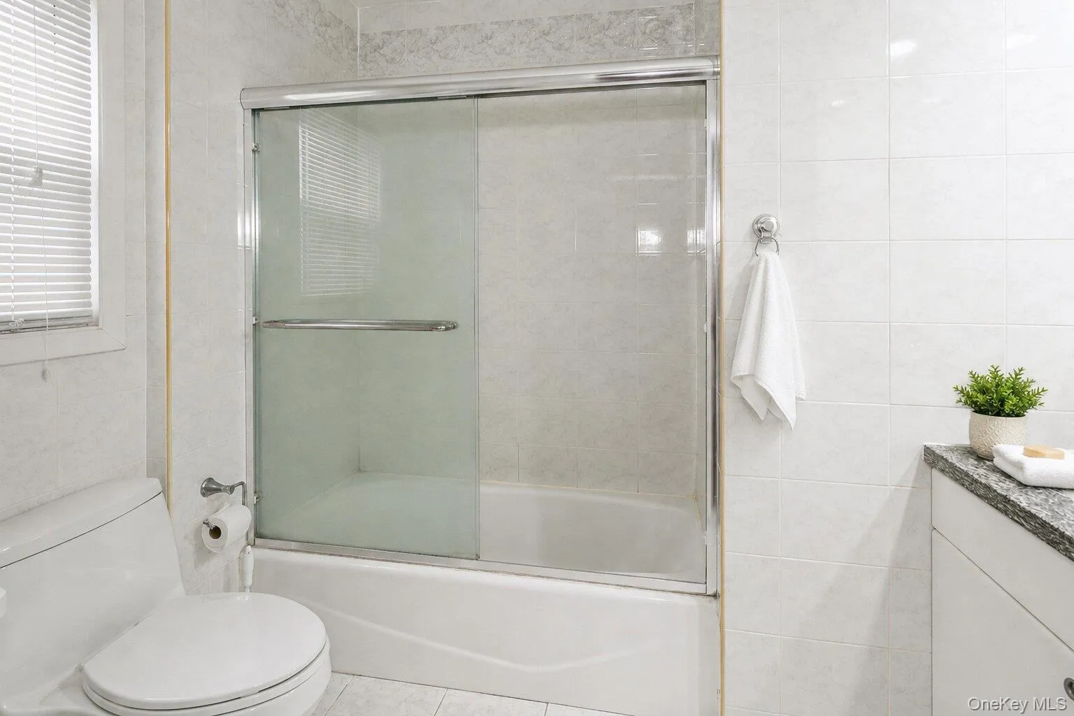 44 Jayson Avenue, North Hempstead, NY, 3 Bedrooms Bedrooms, 8 Rooms Rooms,2 BathroomsBathrooms,Residential,For Rent,Jayson,0,1025710 44 Jayson Avenue, North Hempstead, NY, 3 Bedrooms Bedrooms, 8 Rooms Rooms,2 BathroomsBathrooms,Residential,For Rent,Jayson,0,1025710