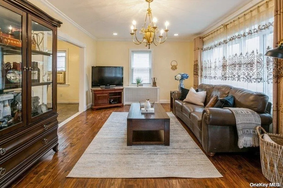 44 Jayson Avenue, North Hempstead, NY, 3 Bedrooms Bedrooms, 8 Rooms Rooms,2 BathroomsBathrooms,Residential,For Rent,Jayson,0,1025710 44 Jayson Avenue, North Hempstead, NY, 3 Bedrooms Bedrooms, 8 Rooms Rooms,2 BathroomsBathrooms,Residential,For Rent,Jayson,0,1025710
