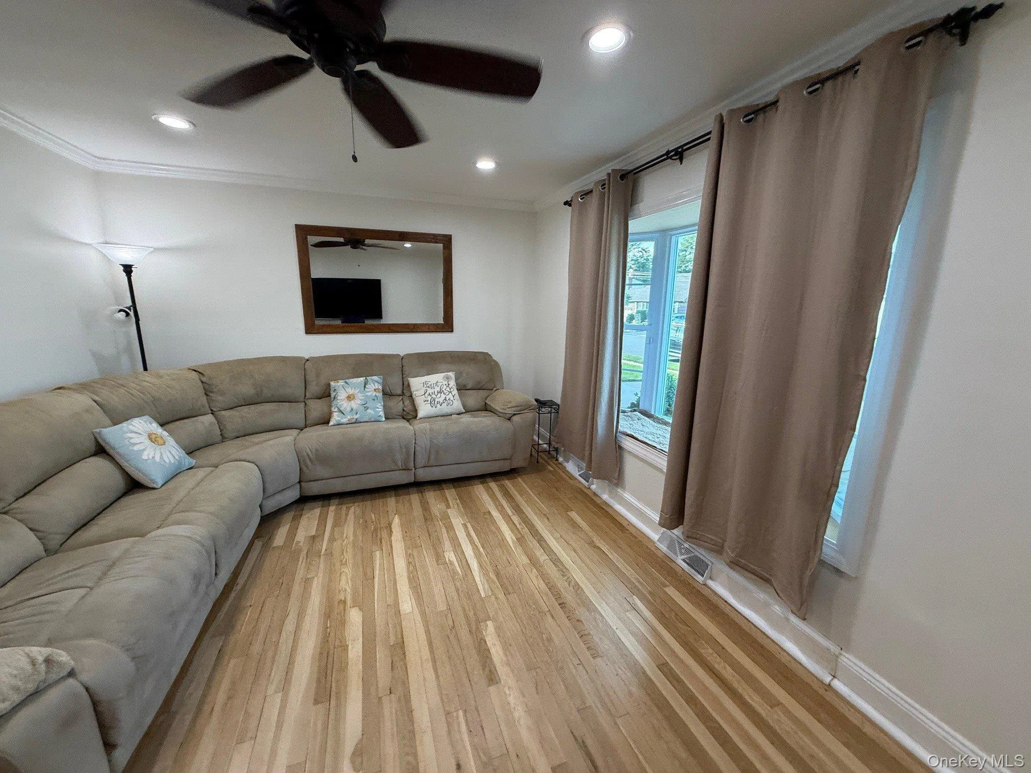 28 Central Avenue, Babylon, NY, 3 Bedrooms Bedrooms, 5 Rooms Rooms,1 BathroomBathrooms,Residential,For Rent,Central,0,1025715 28 Central Avenue, Babylon, NY, 3 Bedrooms Bedrooms, 5 Rooms Rooms,1 BathroomBathrooms,Residential,For Rent,Central,0,1025715