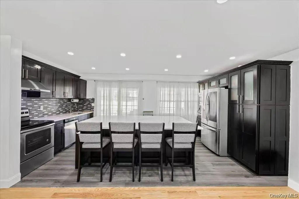 642 Lenore Lane, Hempstead, NY, 4 Bedrooms Bedrooms, 10 Rooms Rooms,4 BathroomsBathrooms,Residential,For Rent,Lenore,0,1025719 642 Lenore Lane, Hempstead, NY, 4 Bedrooms Bedrooms, 10 Rooms Rooms,4 BathroomsBathrooms,Residential,For Rent,Lenore,0,1025719
