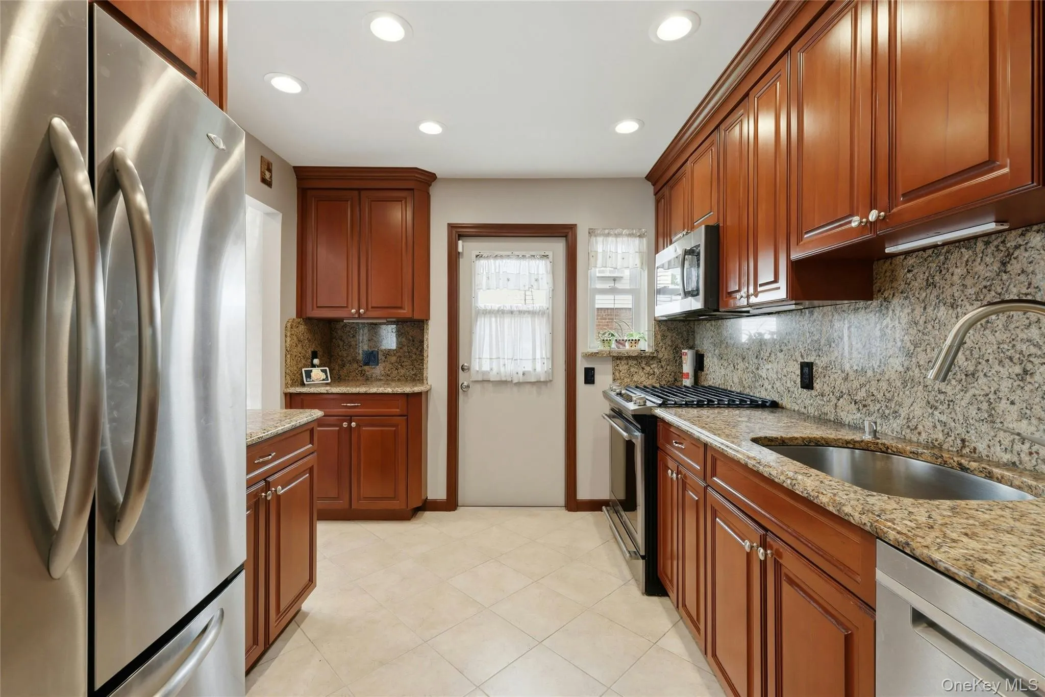 70 Birchwood Drive, North Hempstead, NY, 4 Bedrooms Bedrooms, 8 Rooms Rooms,2 BathroomsBathrooms,Residential,For Rent,Birchwood,0,1025720 70 Birchwood Drive, North Hempstead, NY, 4 Bedrooms Bedrooms, 8 Rooms Rooms,2 BathroomsBathrooms,Residential,For Rent,Birchwood,0,1025720