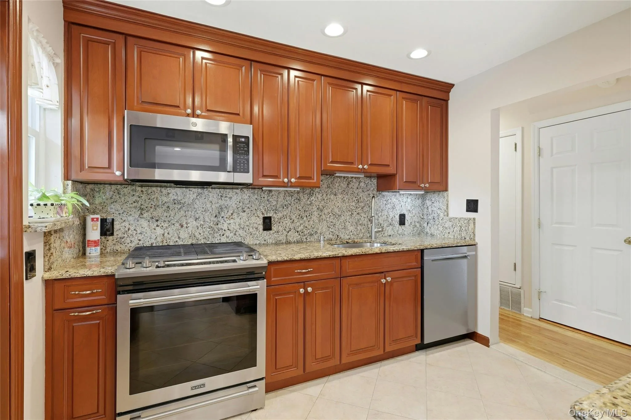 70 Birchwood Drive, North Hempstead, NY, 4 Bedrooms Bedrooms, 8 Rooms Rooms,2 BathroomsBathrooms,Residential,For Rent,Birchwood,0,1025720 70 Birchwood Drive, North Hempstead, NY, 4 Bedrooms Bedrooms, 8 Rooms Rooms,2 BathroomsBathrooms,Residential,For Rent,Birchwood,0,1025720