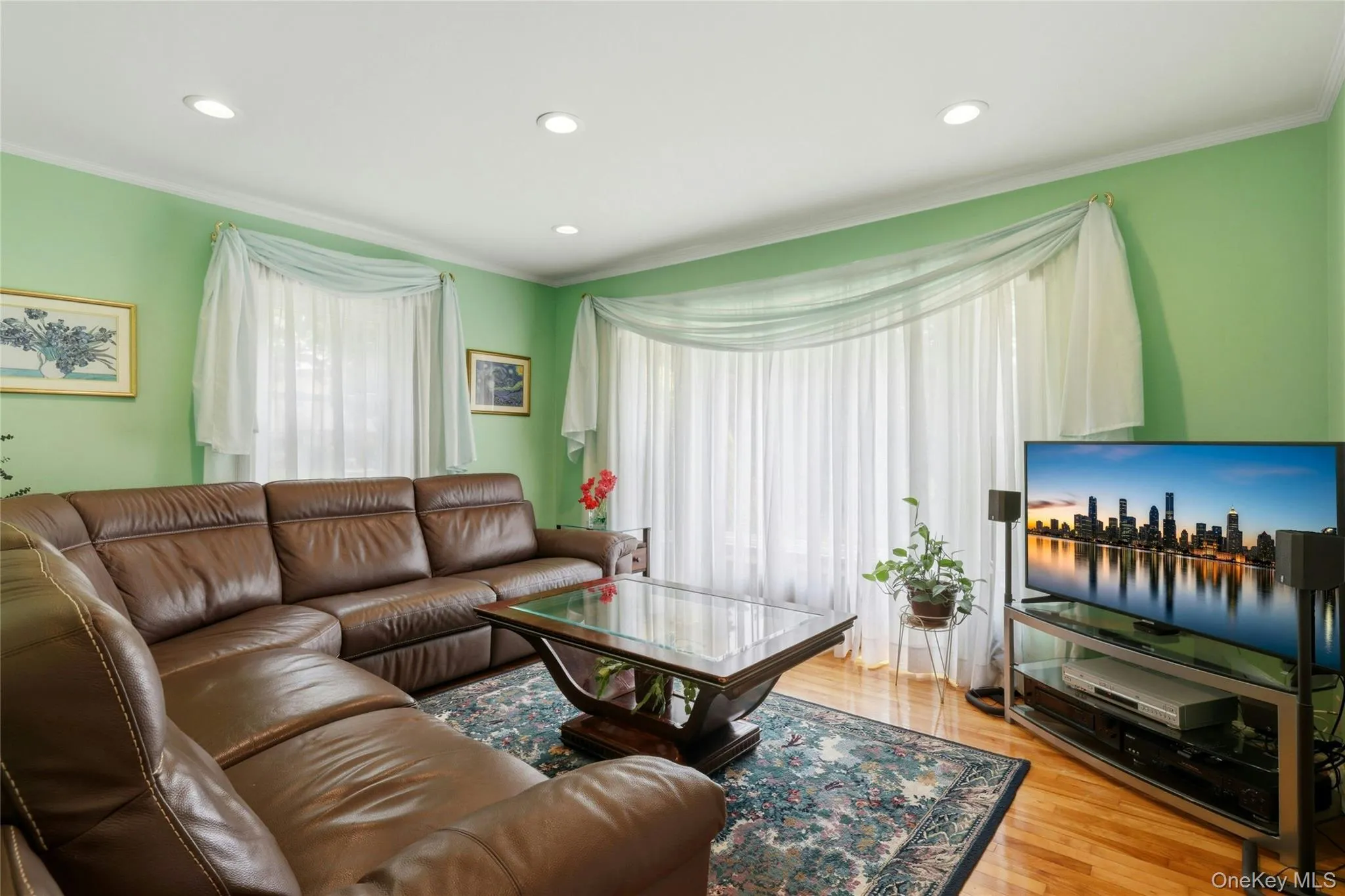 70 Birchwood Drive, North Hempstead, NY, 4 Bedrooms Bedrooms, 8 Rooms Rooms,2 BathroomsBathrooms,Residential,For Rent,Birchwood,0,1025720 70 Birchwood Drive, North Hempstead, NY, 4 Bedrooms Bedrooms, 8 Rooms Rooms,2 BathroomsBathrooms,Residential,For Rent,Birchwood,0,1025720