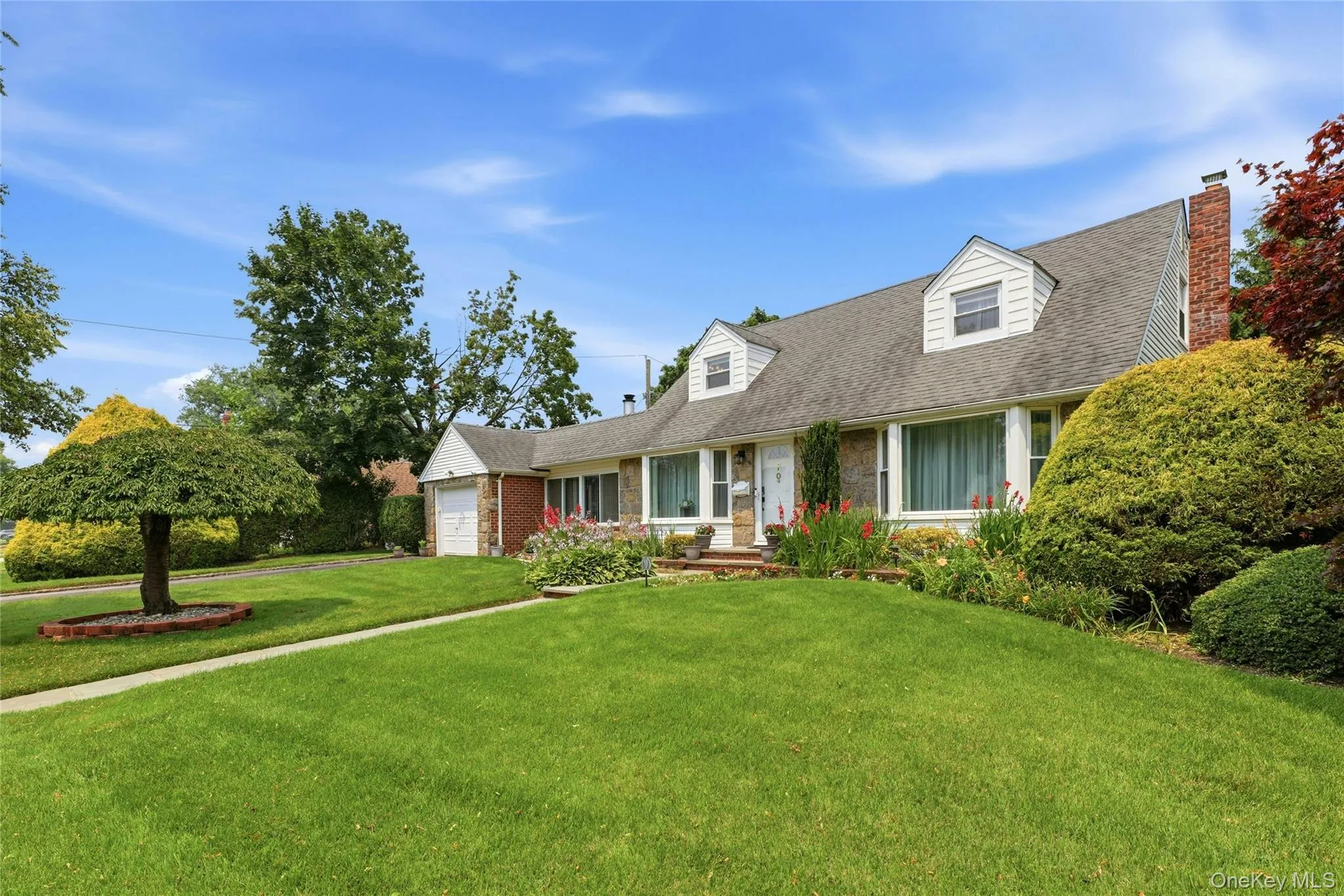 70 Birchwood Drive, North Hempstead, NY, 4 Bedrooms Bedrooms, 8 Rooms Rooms,2 BathroomsBathrooms,Residential,For Rent,Birchwood,0,1025720 70 Birchwood Drive, North Hempstead, NY, 4 Bedrooms Bedrooms, 8 Rooms Rooms,2 BathroomsBathrooms,Residential,For Rent,Birchwood,0,1025720