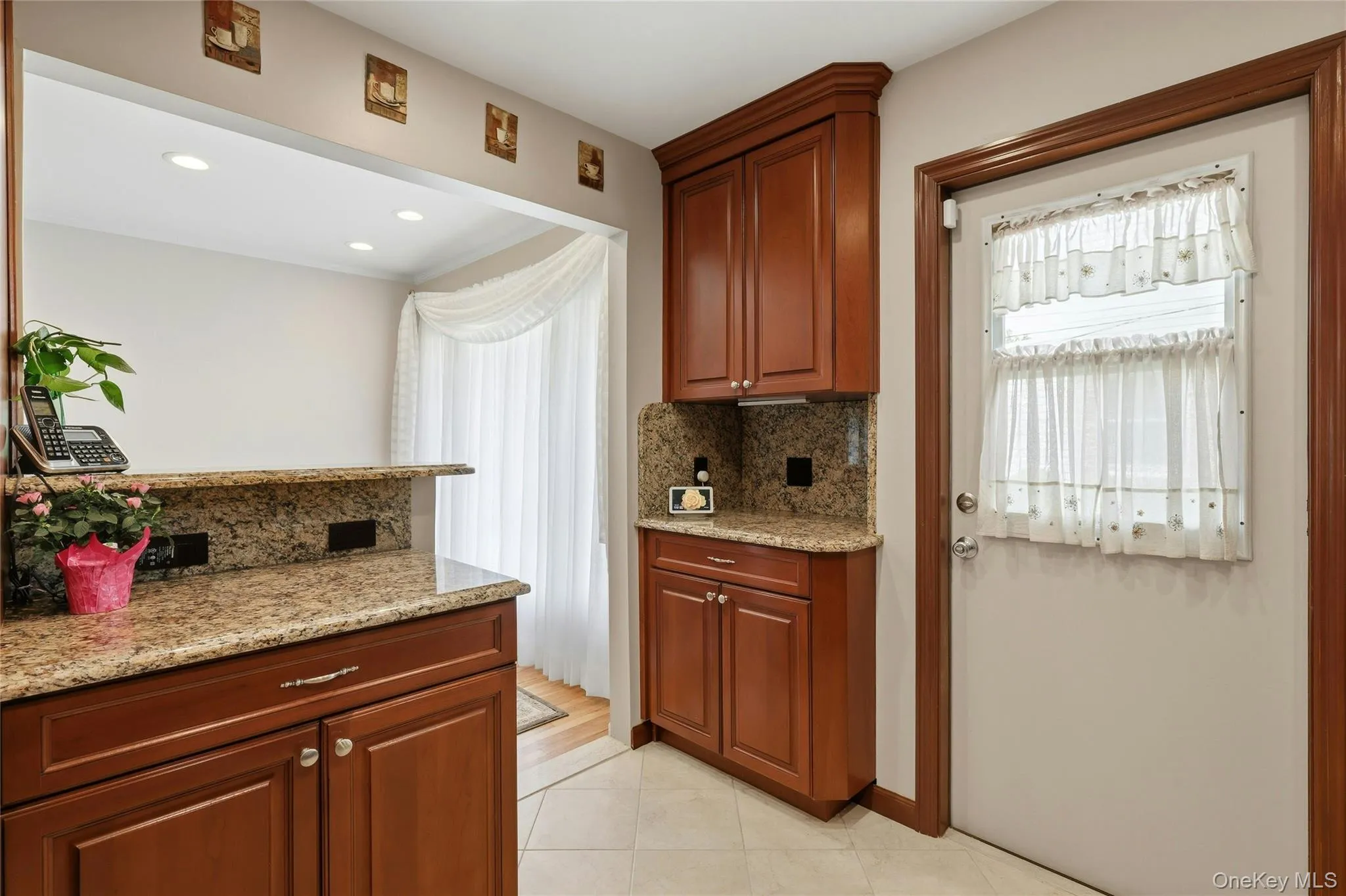 70 Birchwood Drive, North Hempstead, NY, 4 Bedrooms Bedrooms, 8 Rooms Rooms,2 BathroomsBathrooms,Residential,For Rent,Birchwood,0,1025720 70 Birchwood Drive, North Hempstead, NY, 4 Bedrooms Bedrooms, 8 Rooms Rooms,2 BathroomsBathrooms,Residential,For Rent,Birchwood,0,1025720