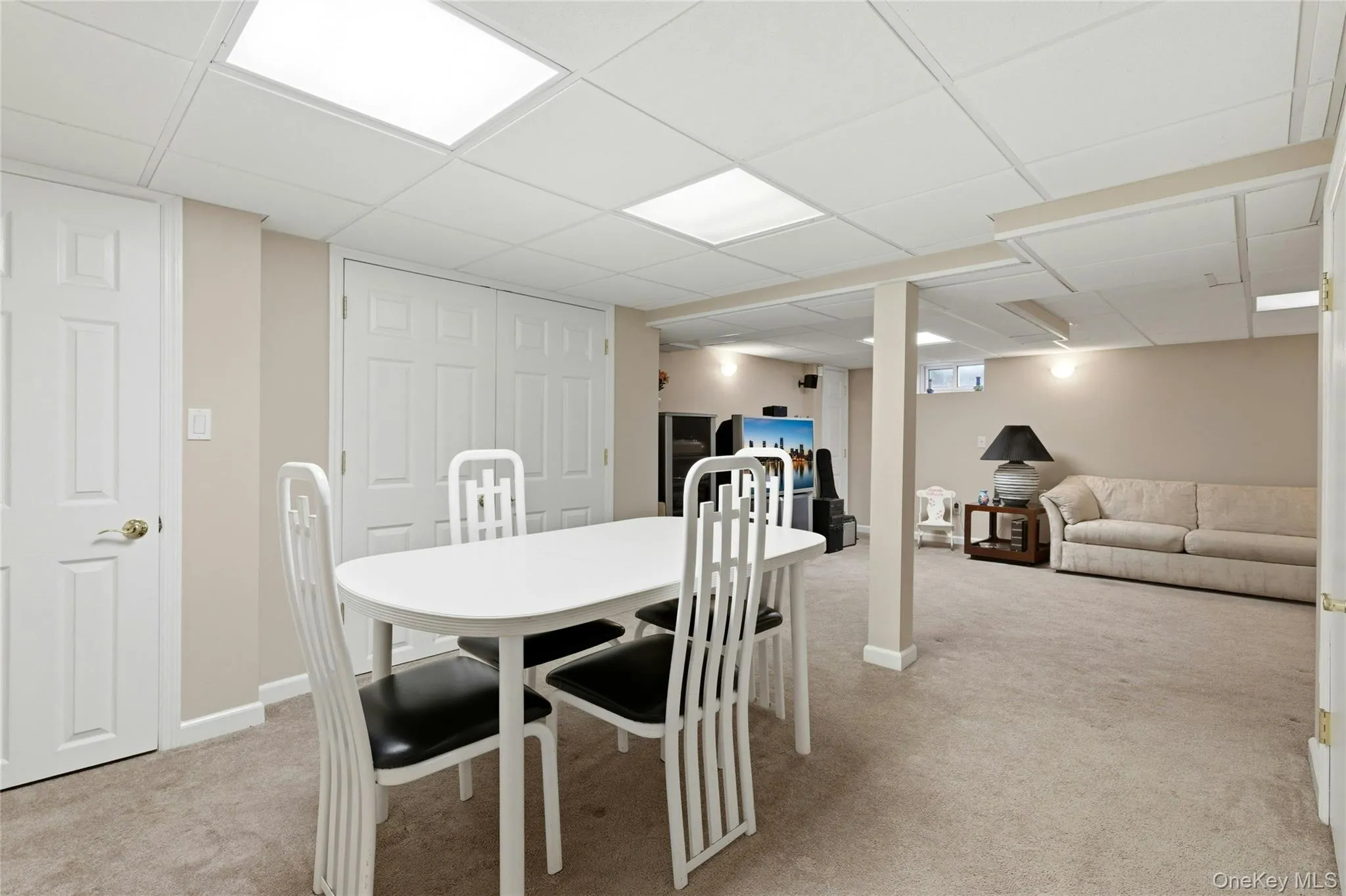 70 Birchwood Drive, North Hempstead, NY, 4 Bedrooms Bedrooms, 8 Rooms Rooms,2 BathroomsBathrooms,Residential,For Rent,Birchwood,0,1025720 70 Birchwood Drive, North Hempstead, NY, 4 Bedrooms Bedrooms, 8 Rooms Rooms,2 BathroomsBathrooms,Residential,For Rent,Birchwood,0,1025720