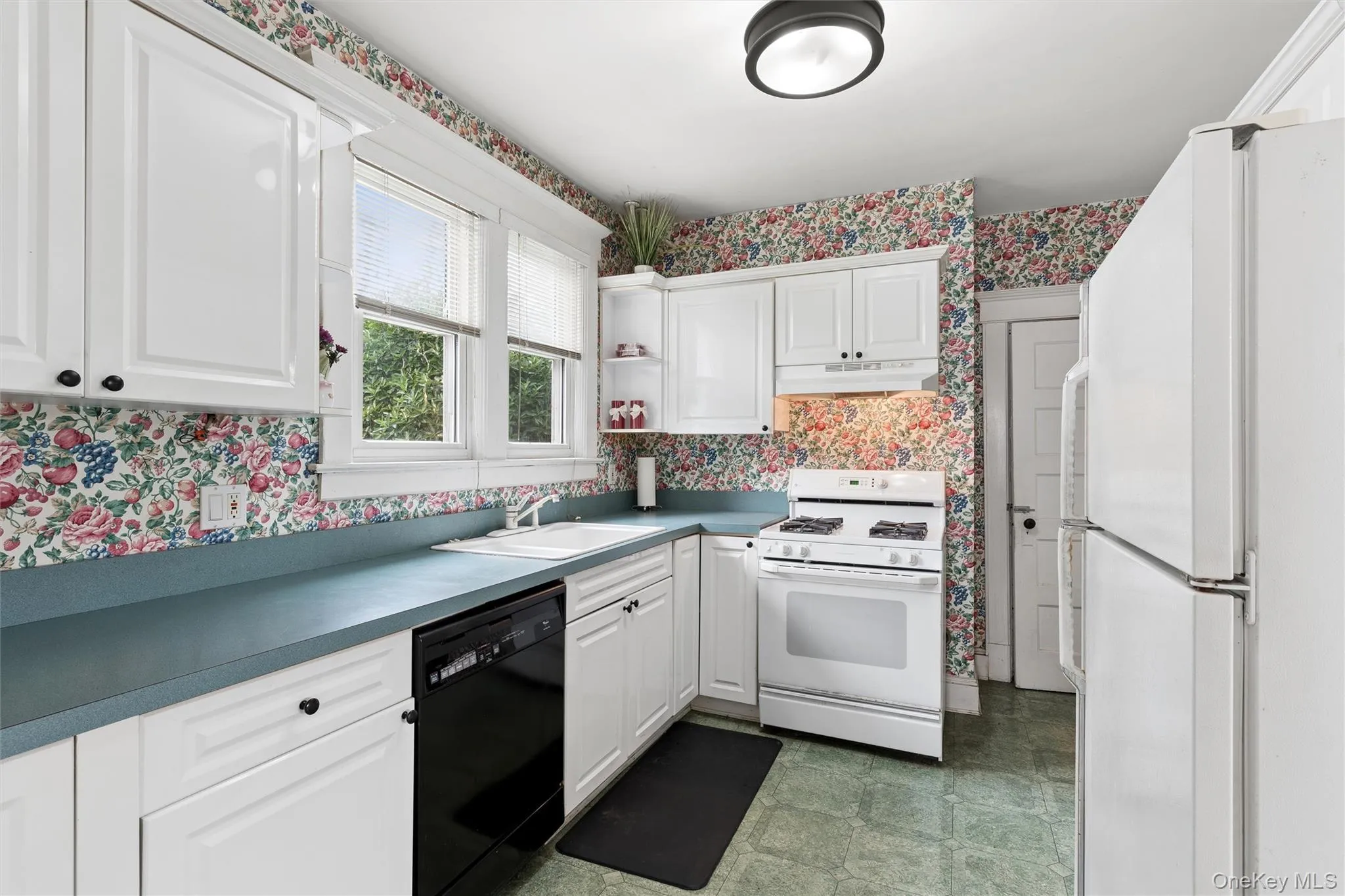 49 Clinton Avenue, Huntington, NY, 4 Bedrooms Bedrooms, 9 Rooms Rooms,2 BathroomsBathrooms,Residential,For Rent,Clinton,0,1025724 49 Clinton Avenue, Huntington, NY, 4 Bedrooms Bedrooms, 9 Rooms Rooms,2 BathroomsBathrooms,Residential,For Rent,Clinton,0,1025724