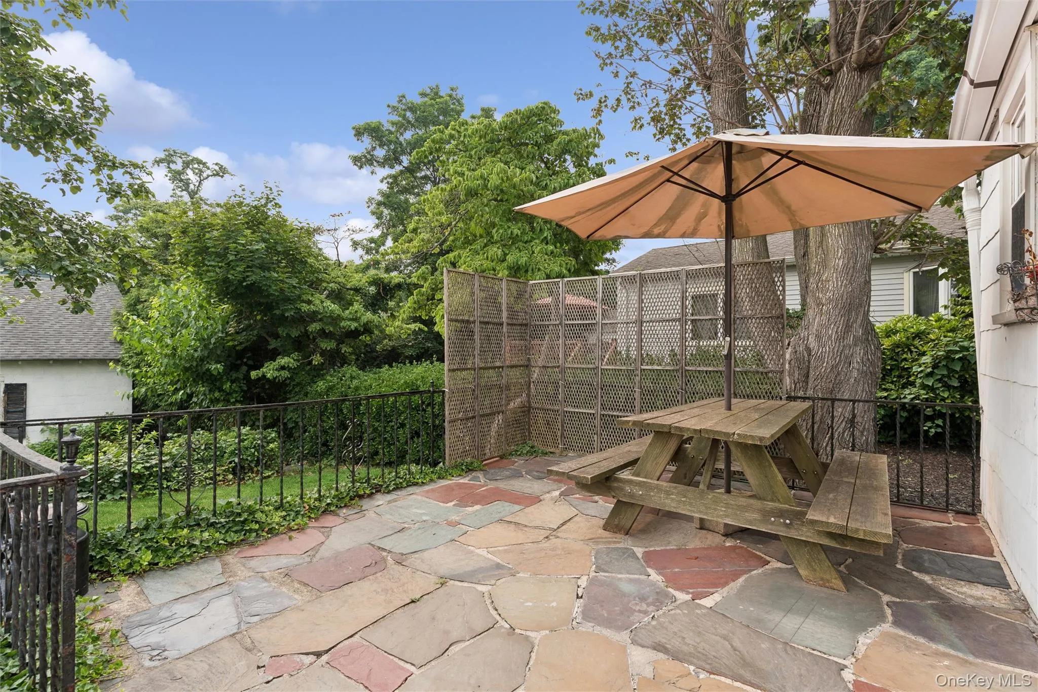 49 Clinton Avenue, Huntington, NY, 4 Bedrooms Bedrooms, 9 Rooms Rooms,2 BathroomsBathrooms,Residential,For Rent,Clinton,0,1025724 49 Clinton Avenue, Huntington, NY, 4 Bedrooms Bedrooms, 9 Rooms Rooms,2 BathroomsBathrooms,Residential,For Rent,Clinton,0,1025724
