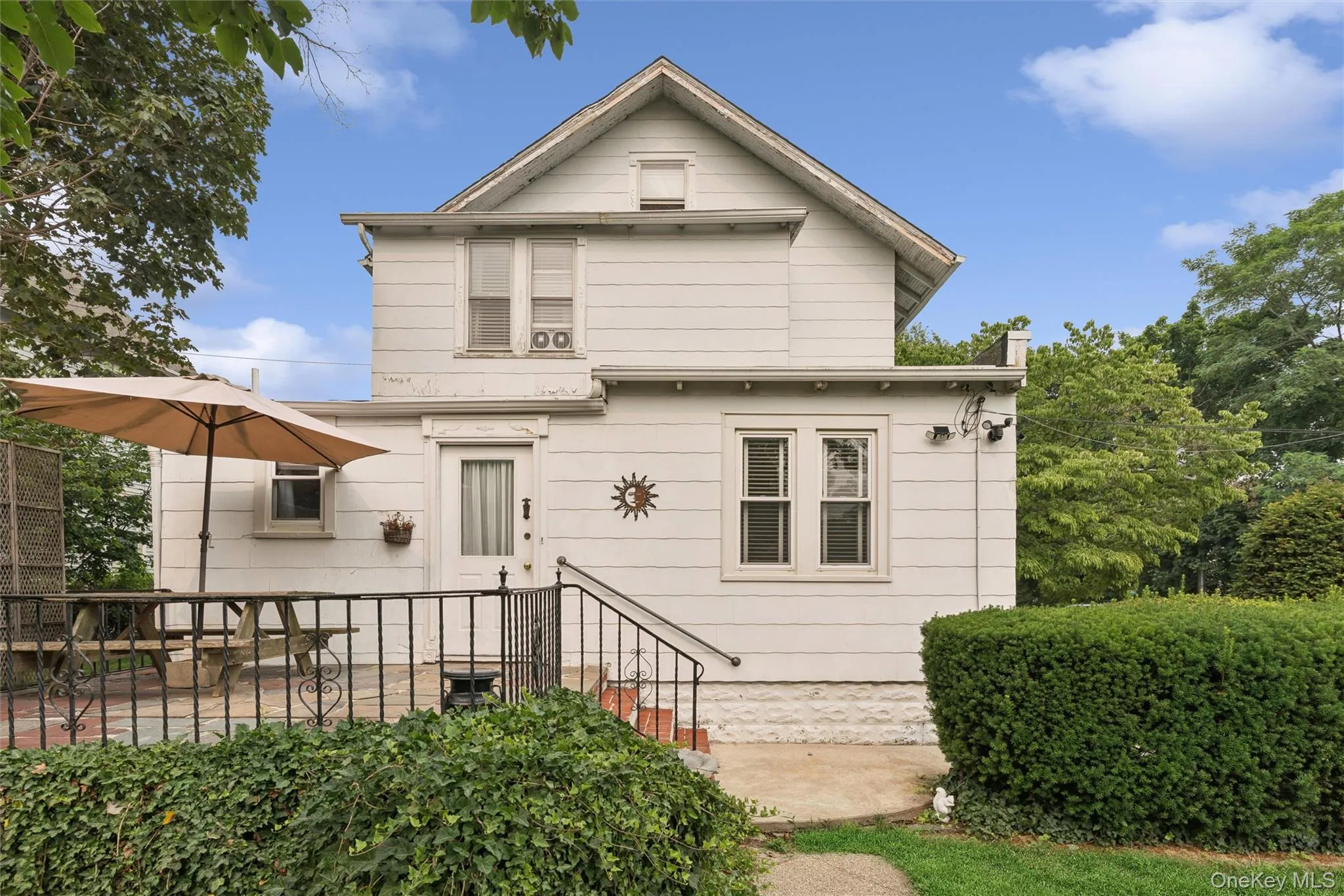 49 Clinton Avenue, Huntington, NY, 4 Bedrooms Bedrooms, 9 Rooms Rooms,2 BathroomsBathrooms,Residential,For Rent,Clinton,0,1025724 49 Clinton Avenue, Huntington, NY, 4 Bedrooms Bedrooms, 9 Rooms Rooms,2 BathroomsBathrooms,Residential,For Rent,Clinton,0,1025724