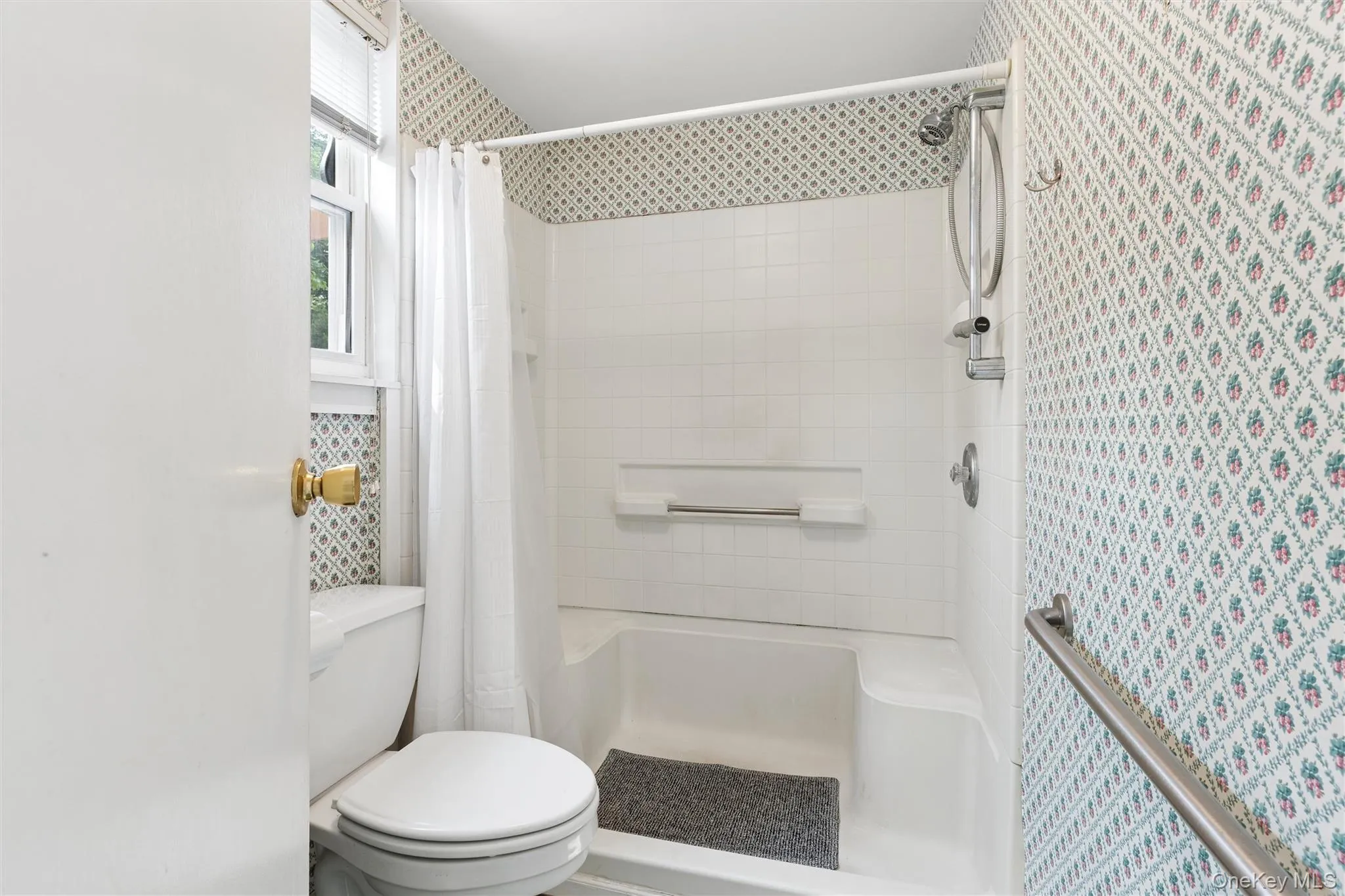 49 Clinton Avenue, Huntington, NY, 4 Bedrooms Bedrooms, 9 Rooms Rooms,2 BathroomsBathrooms,Residential,For Rent,Clinton,0,1025724 49 Clinton Avenue, Huntington, NY, 4 Bedrooms Bedrooms, 9 Rooms Rooms,2 BathroomsBathrooms,Residential,For Rent,Clinton,0,1025724