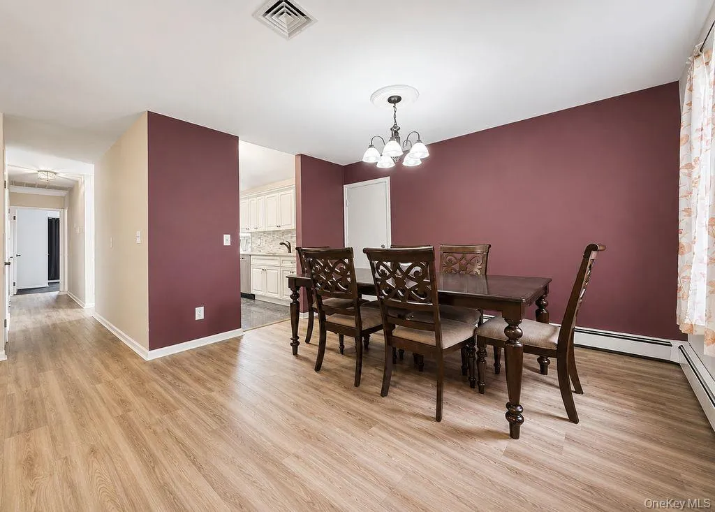 31 Westwood Drive, Brookhaven, NY, 4 Bedrooms Bedrooms, 8 Rooms Rooms,2 BathroomsBathrooms,Residential,For Rent,Westwood,0,1025731 31 Westwood Drive, Brookhaven, NY, 4 Bedrooms Bedrooms, 8 Rooms Rooms,2 BathroomsBathrooms,Residential,For Rent,Westwood,0,1025731