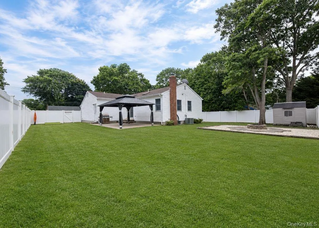 31 Westwood Drive, Brookhaven, NY, 4 Bedrooms Bedrooms, 8 Rooms Rooms,2 BathroomsBathrooms,Residential,For Rent,Westwood,0,1025731 31 Westwood Drive, Brookhaven, NY, 4 Bedrooms Bedrooms, 8 Rooms Rooms,2 BathroomsBathrooms,Residential,For Rent,Westwood,0,1025731