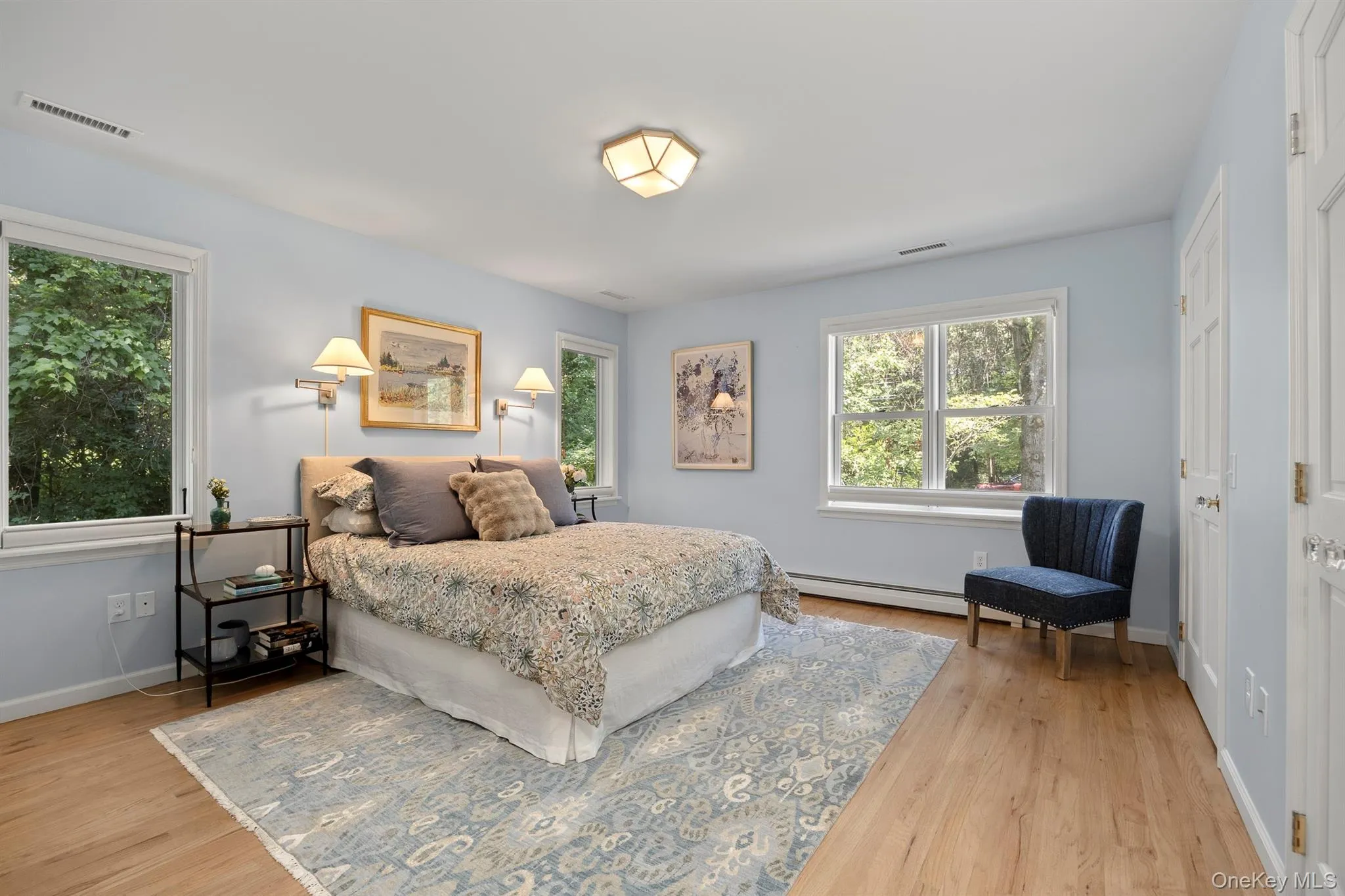 Very spacious, light-filled first floor primary bedroom suite Very spacious, light-filled first floor primary bedroom suite