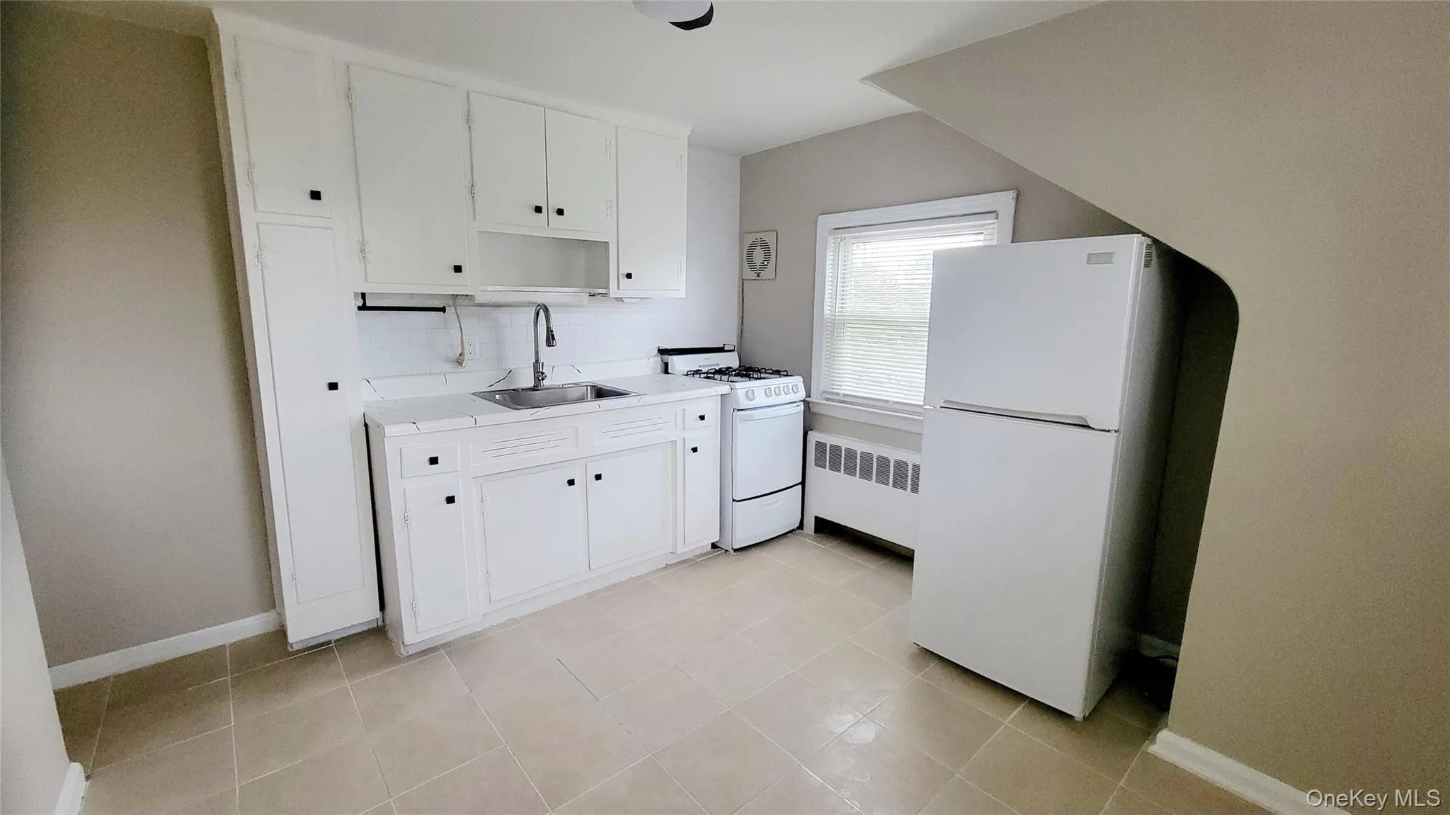 7 Jefferson Avenue, North Hempstead, NY, 2 Bedrooms Bedrooms, 4 Rooms Rooms,1 BathroomBathrooms,Residential Lease,For Rent,Jefferson,0,1025741 7 Jefferson Avenue, North Hempstead, NY, 2 Bedrooms Bedrooms, 4 Rooms Rooms,1 BathroomBathrooms,Residential Lease,For Rent,Jefferson,0,1025741