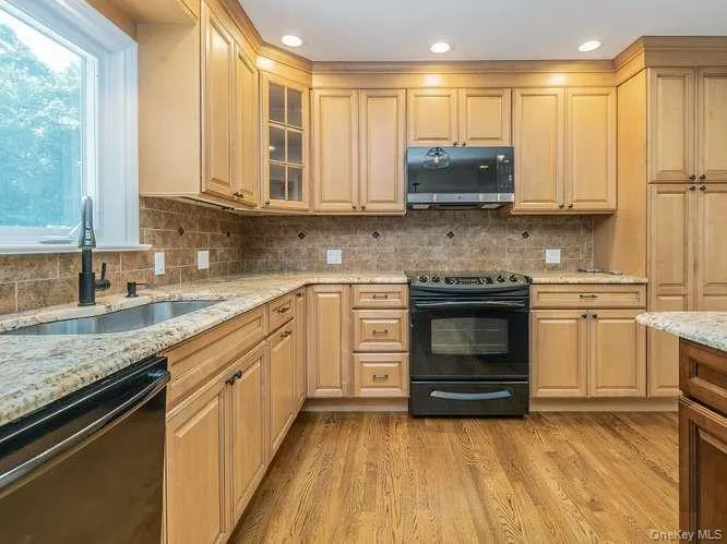 5 Central Avenue, Glen Cove, NY, 4 Bedrooms Bedrooms, 7 Rooms Rooms,2 BathroomsBathrooms,Residential,For Rent,Central,0,1025751 5 Central Avenue, Glen Cove, NY, 4 Bedrooms Bedrooms, 7 Rooms Rooms,2 BathroomsBathrooms,Residential,For Rent,Central,0,1025751