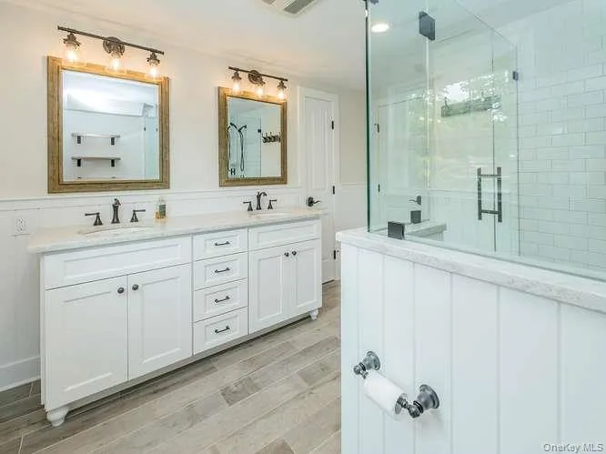 5 Central Avenue, Glen Cove, NY, 4 Bedrooms Bedrooms, 7 Rooms Rooms,2 BathroomsBathrooms,Residential,For Rent,Central,0,1025751 5 Central Avenue, Glen Cove, NY, 4 Bedrooms Bedrooms, 7 Rooms Rooms,2 BathroomsBathrooms,Residential,For Rent,Central,0,1025751