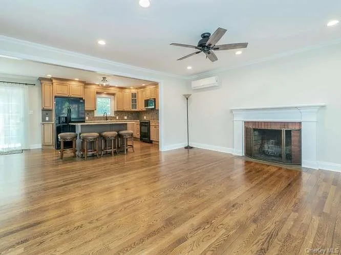 5 Central Avenue, Glen Cove, NY, 4 Bedrooms Bedrooms, 7 Rooms Rooms,2 BathroomsBathrooms,Residential,For Rent,Central,0,1025751 5 Central Avenue, Glen Cove, NY, 4 Bedrooms Bedrooms, 7 Rooms Rooms,2 BathroomsBathrooms,Residential,For Rent,Central,0,1025751