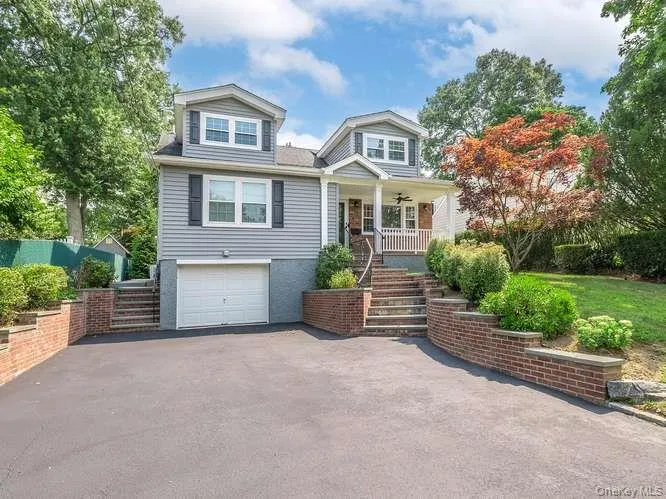 5 Central Avenue, Glen Cove, NY, 4 Bedrooms Bedrooms, 7 Rooms Rooms,2 BathroomsBathrooms,Residential,For Rent,Central,0,1025751 5 Central Avenue, Glen Cove, NY, 4 Bedrooms Bedrooms, 7 Rooms Rooms,2 BathroomsBathrooms,Residential,For Rent,Central,0,1025751