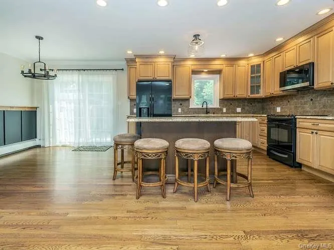 5 Central Avenue, Glen Cove, NY, 4 Bedrooms Bedrooms, 7 Rooms Rooms,2 BathroomsBathrooms,Residential,For Rent,Central,0,1025751 5 Central Avenue, Glen Cove, NY, 4 Bedrooms Bedrooms, 7 Rooms Rooms,2 BathroomsBathrooms,Residential,For Rent,Central,0,1025751