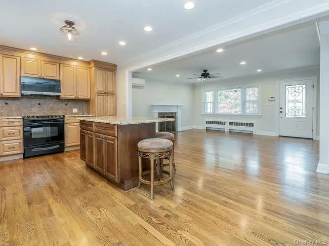 5 Central Avenue, Glen Cove, NY, 4 Bedrooms Bedrooms, 7 Rooms Rooms,2 BathroomsBathrooms,Residential,For Rent,Central,0,1025751 5 Central Avenue, Glen Cove, NY, 4 Bedrooms Bedrooms, 7 Rooms Rooms,2 BathroomsBathrooms,Residential,For Rent,Central,0,1025751