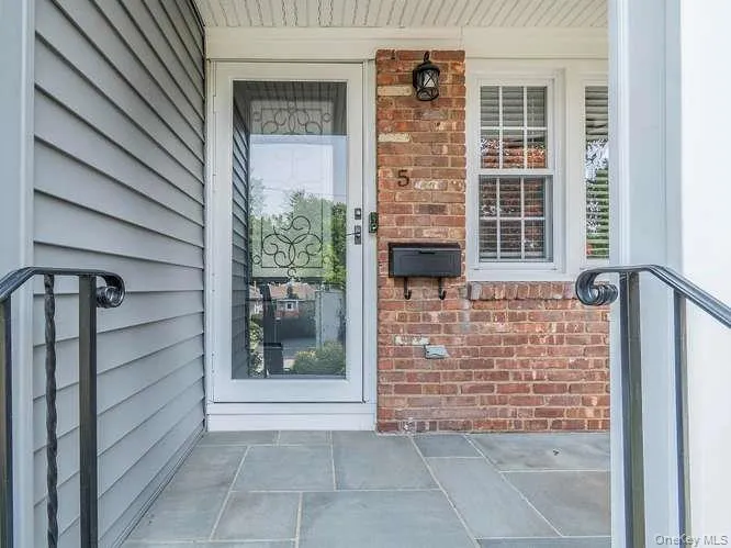 5 Central Avenue, Glen Cove, NY, 4 Bedrooms Bedrooms, 7 Rooms Rooms,2 BathroomsBathrooms,Residential,For Rent,Central,0,1025751 5 Central Avenue, Glen Cove, NY, 4 Bedrooms Bedrooms, 7 Rooms Rooms,2 BathroomsBathrooms,Residential,For Rent,Central,0,1025751