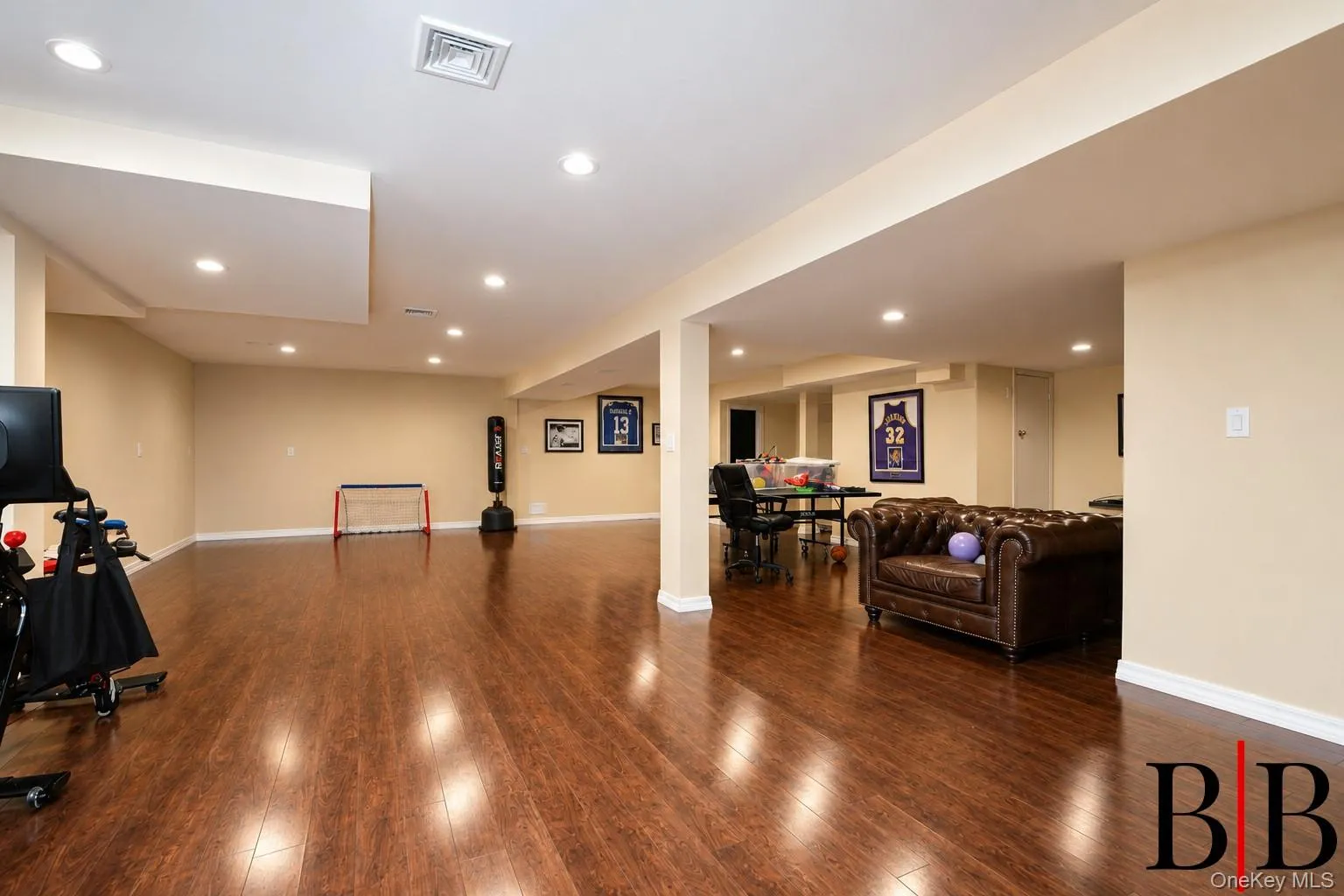 2655 National Drive, New York, NY, 5 Bedrooms Bedrooms, 9 Rooms Rooms,4 BathroomsBathrooms,Residential,For Rent,National,0,1025769 2655 National Drive, New York, NY, 5 Bedrooms Bedrooms, 9 Rooms Rooms,4 BathroomsBathrooms,Residential,For Rent,National,0,1025769