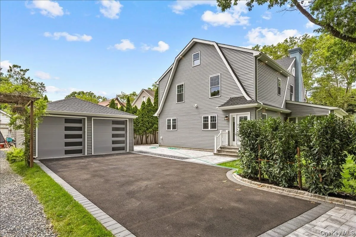 78 Ontario Road, North Hempstead, NY, 4 Bedrooms Bedrooms, 12 Rooms Rooms,3 BathroomsBathrooms,Residential,For Rent,Ontario,0,1025777 78 Ontario Road, North Hempstead, NY, 4 Bedrooms Bedrooms, 12 Rooms Rooms,3 BathroomsBathrooms,Residential,For Rent,Ontario,0,1025777