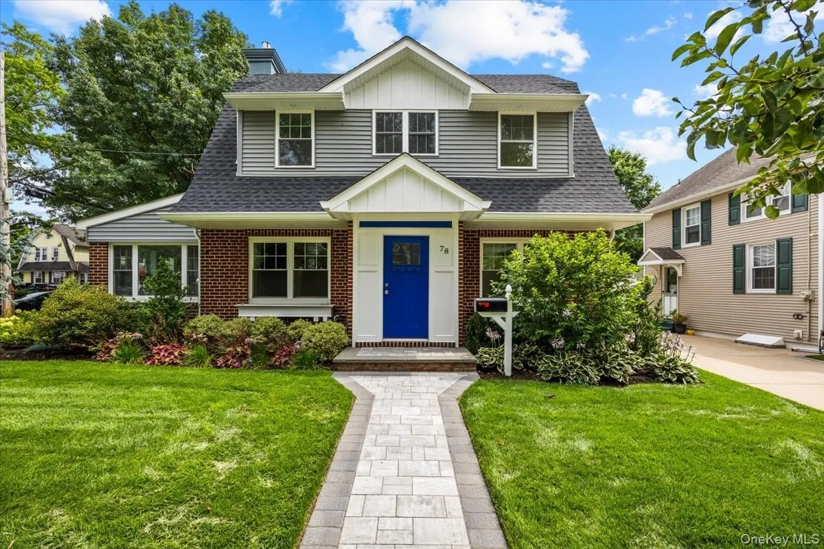 78 Ontario Road, North Hempstead, NY, 4 Bedrooms Bedrooms, 12 Rooms Rooms,3 BathroomsBathrooms,Residential,For Rent,Ontario,0,1025777 78 Ontario Road, North Hempstead, NY, 4 Bedrooms Bedrooms, 12 Rooms Rooms,3 BathroomsBathrooms,Residential,For Rent,Ontario,0,1025777