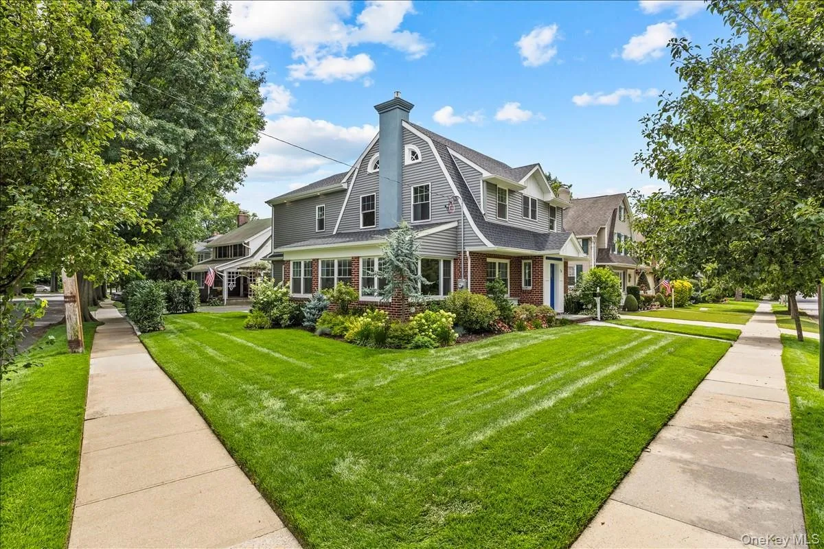 78 Ontario Road, North Hempstead, NY, 4 Bedrooms Bedrooms, 12 Rooms Rooms,3 BathroomsBathrooms,Residential,For Rent,Ontario,0,1025777 78 Ontario Road, North Hempstead, NY, 4 Bedrooms Bedrooms, 12 Rooms Rooms,3 BathroomsBathrooms,Residential,For Rent,Ontario,0,1025777