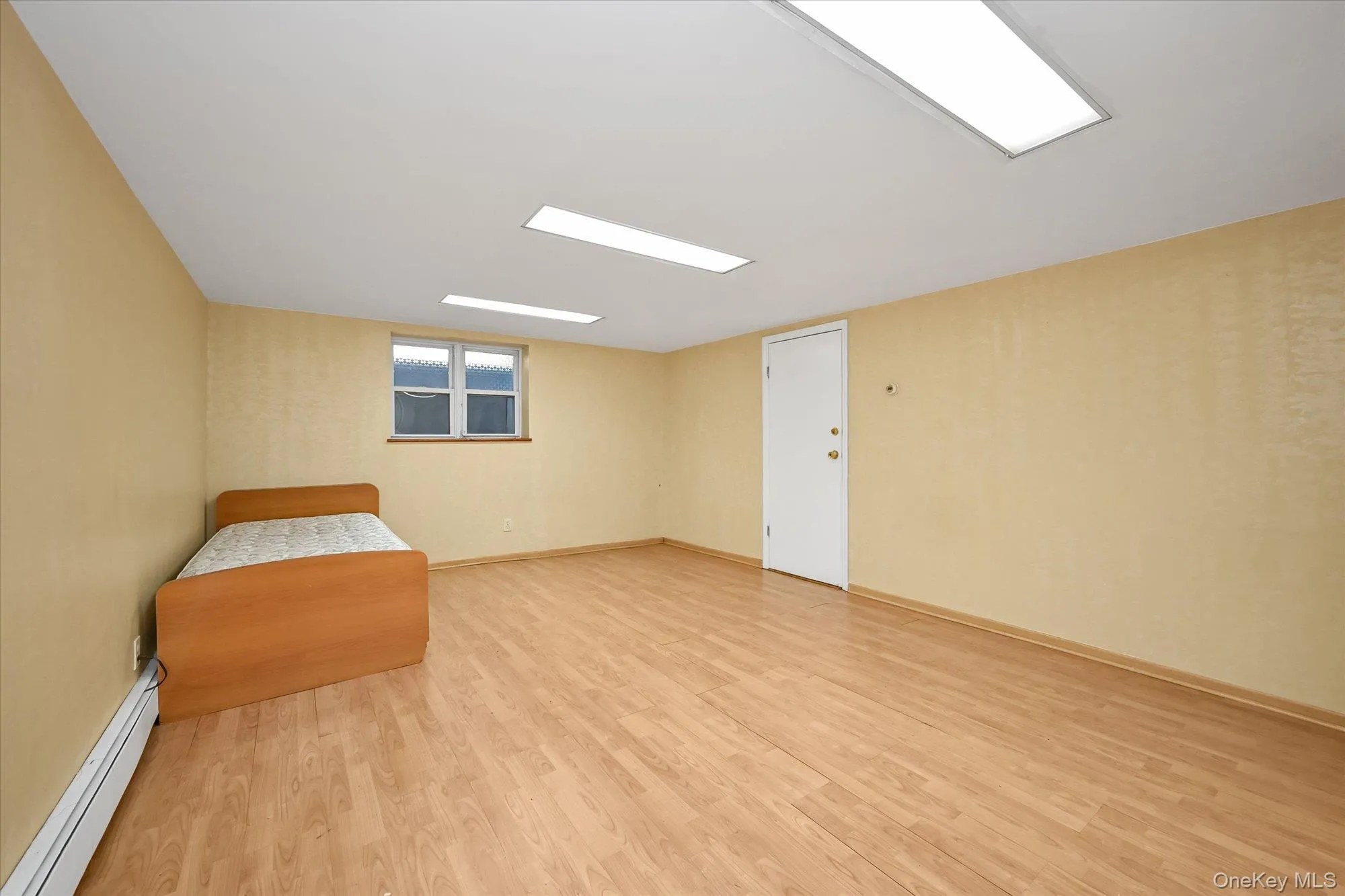 9964 65th Avenue, New York, NY, 3 Bedrooms Bedrooms, 9 Rooms Rooms,2 BathroomsBathrooms,Residential Lease,For Rent,65th,0,1025781 9964 65th Avenue, New York, NY, 3 Bedrooms Bedrooms, 9 Rooms Rooms,2 BathroomsBathrooms,Residential Lease,For Rent,65th,0,1025781
