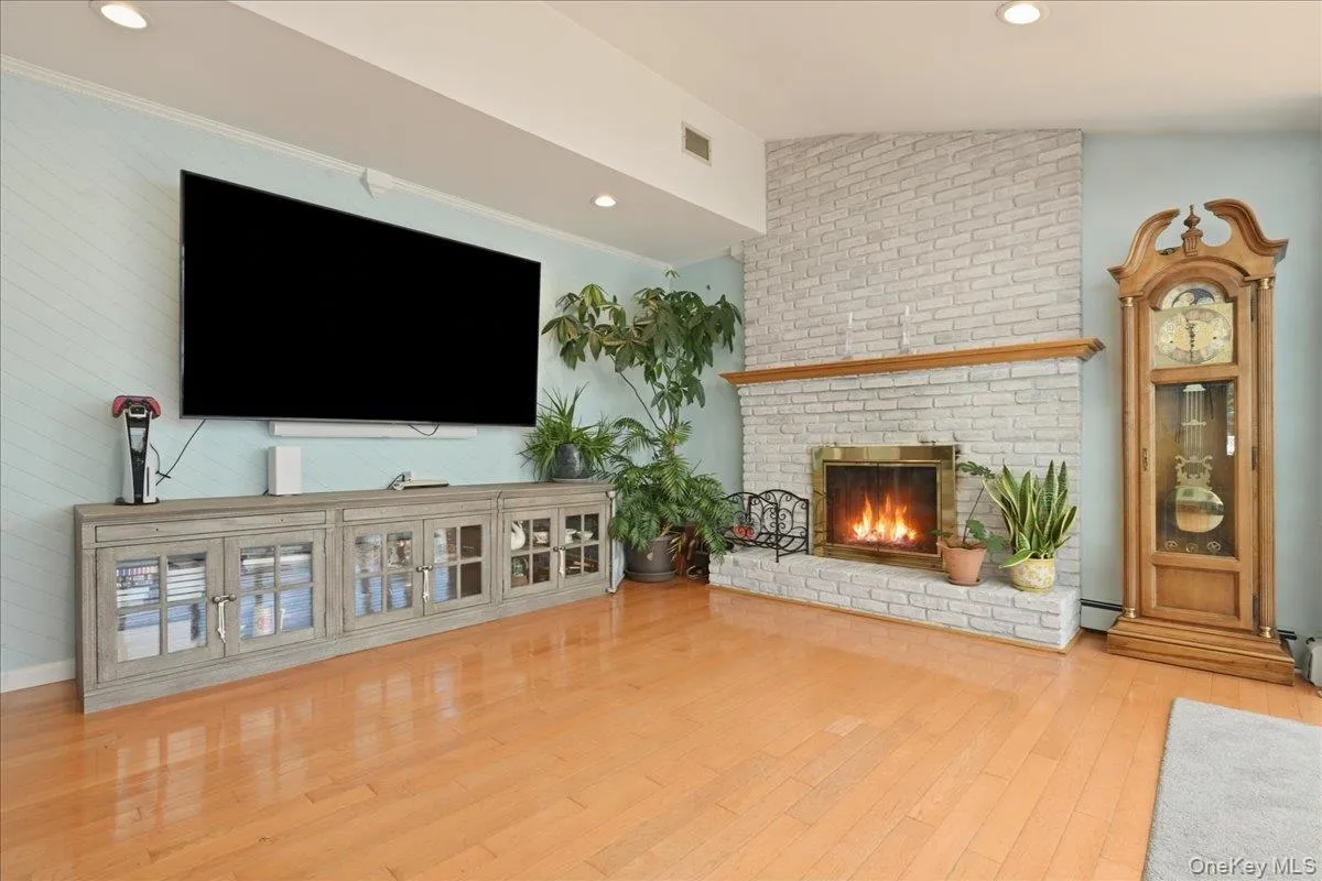 117 Melanie Drive, Hempstead, NY, 5 Bedrooms Bedrooms, 9 Rooms Rooms,3 BathroomsBathrooms,Residential,For Rent,Melanie,0,1025789 117 Melanie Drive, Hempstead, NY, 5 Bedrooms Bedrooms, 9 Rooms Rooms,3 BathroomsBathrooms,Residential,For Rent,Melanie,0,1025789