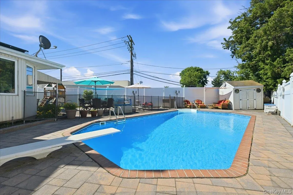 117 Melanie Drive, Hempstead, NY, 5 Bedrooms Bedrooms, 9 Rooms Rooms,3 BathroomsBathrooms,Residential,For Rent,Melanie,0,1025789 117 Melanie Drive, Hempstead, NY, 5 Bedrooms Bedrooms, 9 Rooms Rooms,3 BathroomsBathrooms,Residential,For Rent,Melanie,0,1025789