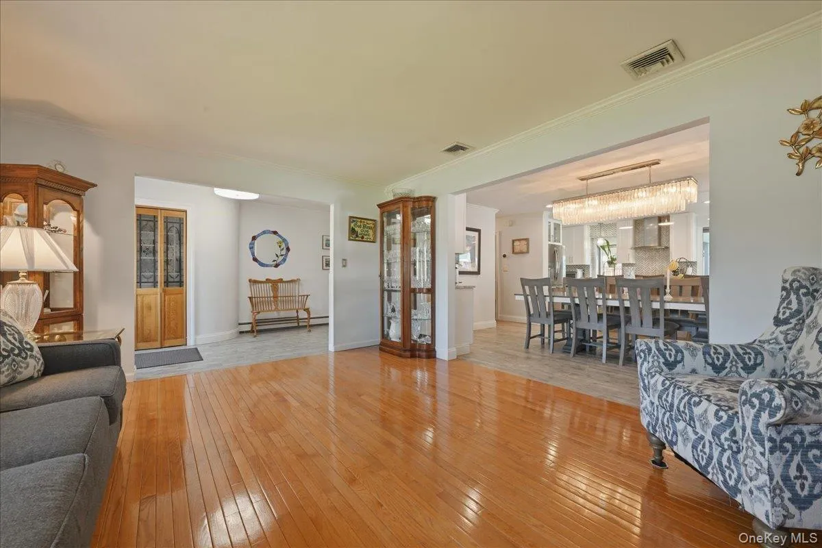 117 Melanie Drive, Hempstead, NY, 5 Bedrooms Bedrooms, 9 Rooms Rooms,3 BathroomsBathrooms,Residential,For Rent,Melanie,0,1025789 117 Melanie Drive, Hempstead, NY, 5 Bedrooms Bedrooms, 9 Rooms Rooms,3 BathroomsBathrooms,Residential,For Rent,Melanie,0,1025789