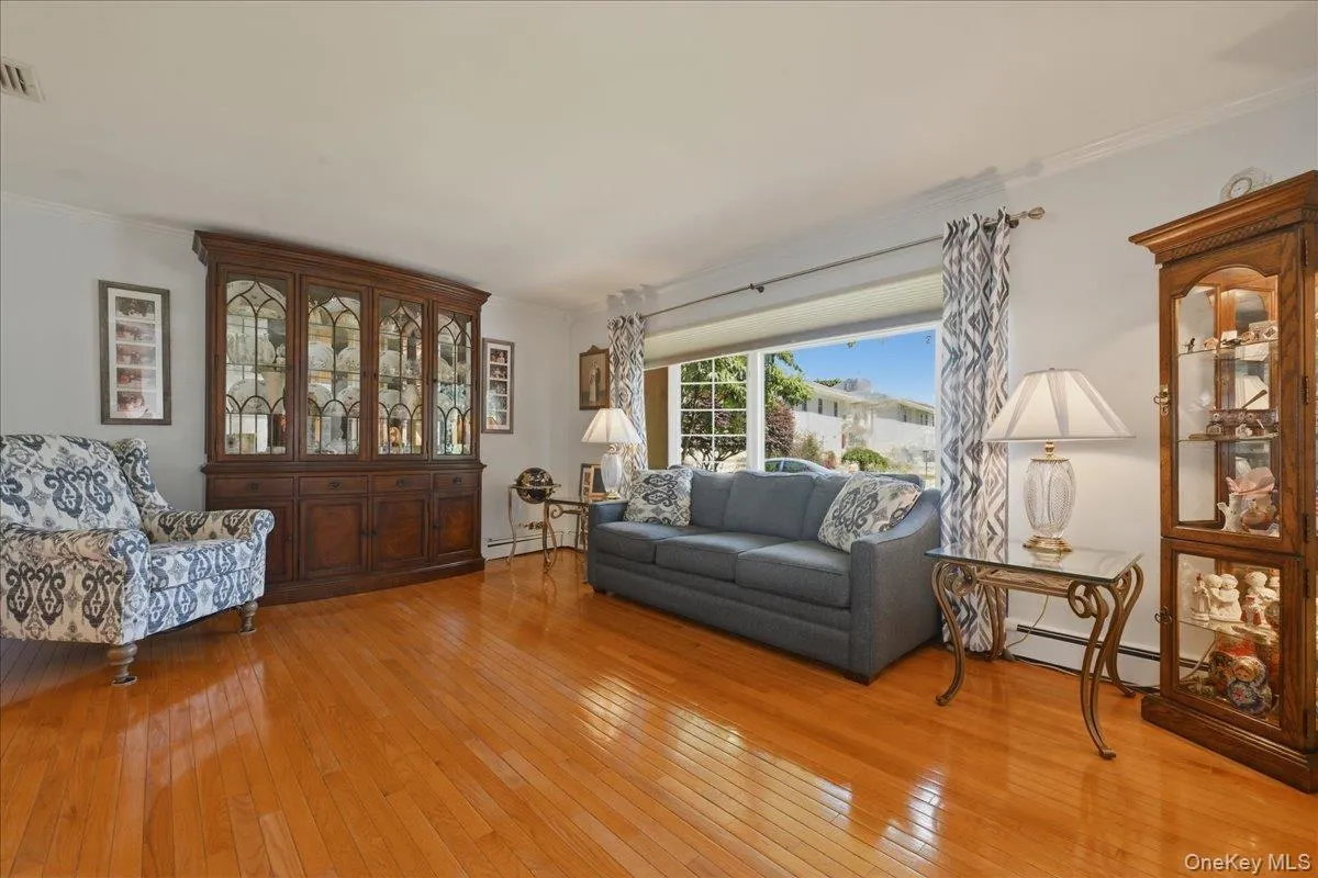 117 Melanie Drive, Hempstead, NY, 5 Bedrooms Bedrooms, 9 Rooms Rooms,3 BathroomsBathrooms,Residential,For Rent,Melanie,0,1025789 117 Melanie Drive, Hempstead, NY, 5 Bedrooms Bedrooms, 9 Rooms Rooms,3 BathroomsBathrooms,Residential,For Rent,Melanie,0,1025789