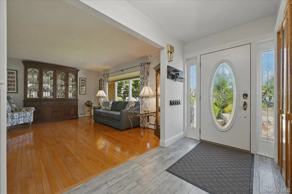 117 Melanie Drive, Hempstead, NY, 5 Bedrooms Bedrooms, 9 Rooms Rooms,3 BathroomsBathrooms,Residential,For Rent,Melanie,0,1025789 117 Melanie Drive, Hempstead, NY, 5 Bedrooms Bedrooms, 9 Rooms Rooms,3 BathroomsBathrooms,Residential,For Rent,Melanie,0,1025789