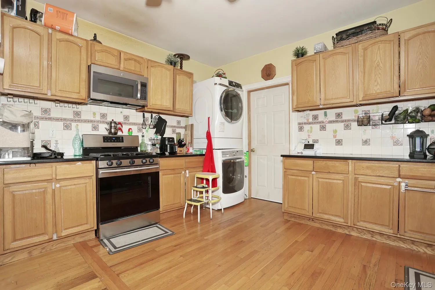 18 Orchard Street, Ramapo, NY, 5 Bedrooms Bedrooms, 9 Rooms Rooms,2 BathroomsBathrooms,Residential,For Rent,Orchard,0,1025790 18 Orchard Street, Ramapo, NY, 5 Bedrooms Bedrooms, 9 Rooms Rooms,2 BathroomsBathrooms,Residential,For Rent,Orchard,0,1025790