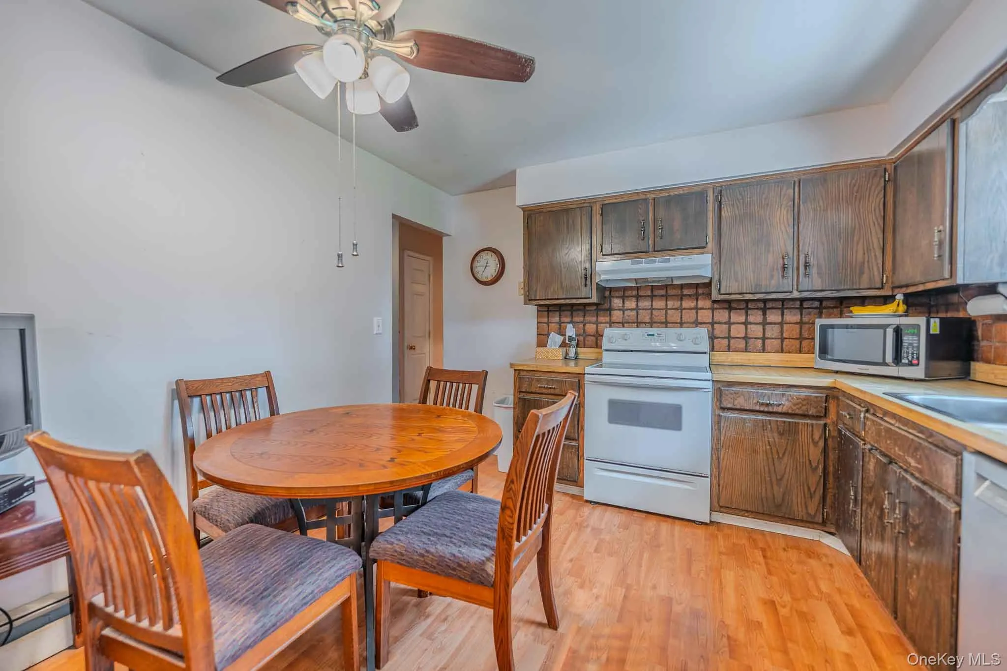 118 Fairmont Avenue, Brookhaven, NY, 4 Bedrooms Bedrooms, 10 Rooms Rooms,3 BathroomsBathrooms,Residential,For Rent,Fairmont,0,1025792 118 Fairmont Avenue, Brookhaven, NY, 4 Bedrooms Bedrooms, 10 Rooms Rooms,3 BathroomsBathrooms,Residential,For Rent,Fairmont,0,1025792
