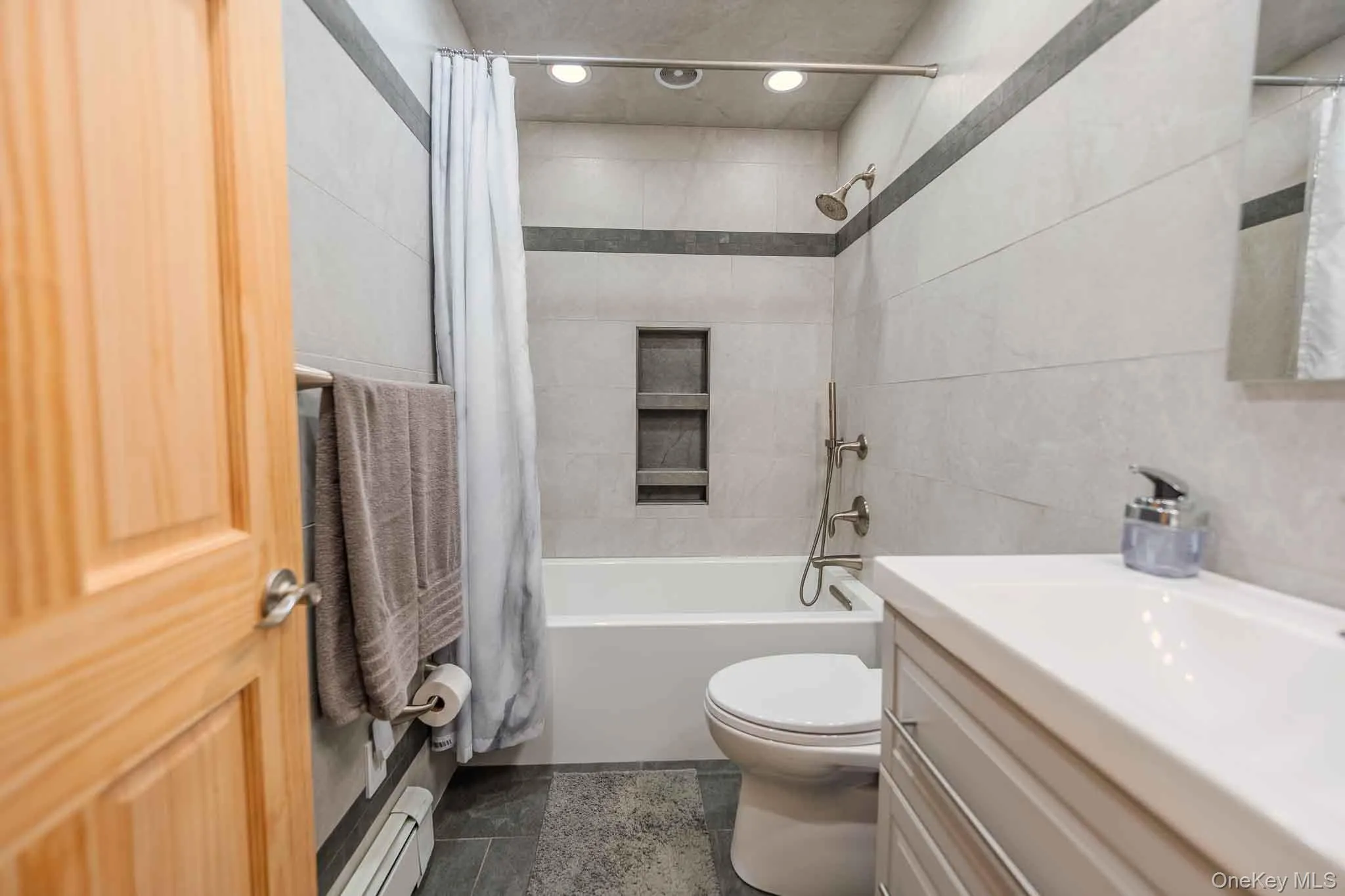 118 Fairmont Avenue, Brookhaven, NY, 4 Bedrooms Bedrooms, 10 Rooms Rooms,3 BathroomsBathrooms,Residential,For Rent,Fairmont,0,1025792 118 Fairmont Avenue, Brookhaven, NY, 4 Bedrooms Bedrooms, 10 Rooms Rooms,3 BathroomsBathrooms,Residential,For Rent,Fairmont,0,1025792