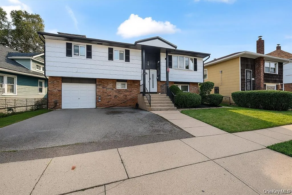 22 Hudson Place, Hempstead, NY, 6 Bedrooms Bedrooms, 8 Rooms Rooms,2 BathroomsBathrooms,Residential Lease,For Rent,Hudson,0,1025793 22 Hudson Place, Hempstead, NY, 6 Bedrooms Bedrooms, 8 Rooms Rooms,2 BathroomsBathrooms,Residential Lease,For Rent,Hudson,0,1025793
