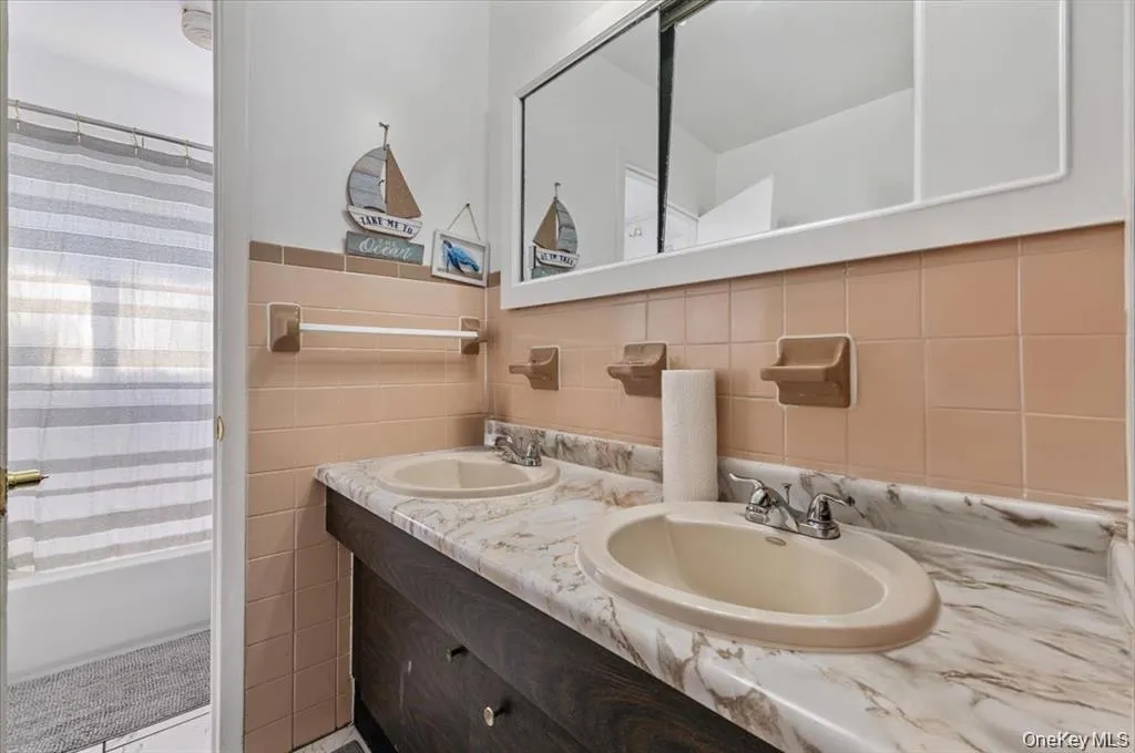 22 Hudson Place, Hempstead, NY, 6 Bedrooms Bedrooms, 8 Rooms Rooms,2 BathroomsBathrooms,Residential Lease,For Rent,Hudson,0,1025793 22 Hudson Place, Hempstead, NY, 6 Bedrooms Bedrooms, 8 Rooms Rooms,2 BathroomsBathrooms,Residential Lease,For Rent,Hudson,0,1025793