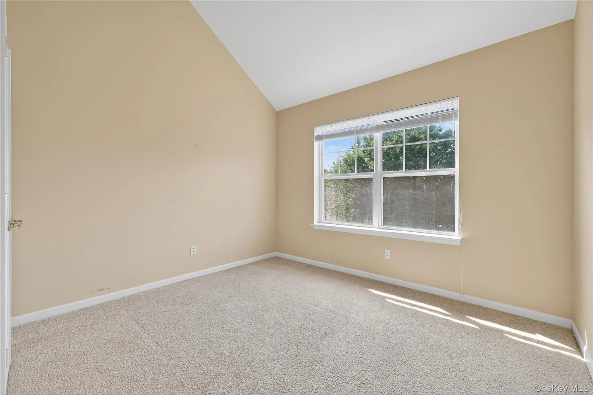 8 Green Court, Middletown, NY, 3 Bedrooms Bedrooms, 9 Rooms Rooms,2 BathroomsBathrooms,Residential,For Rent,Green,0,1025794 8 Green Court, Middletown, NY, 3 Bedrooms Bedrooms, 9 Rooms Rooms,2 BathroomsBathrooms,Residential,For Rent,Green,0,1025794