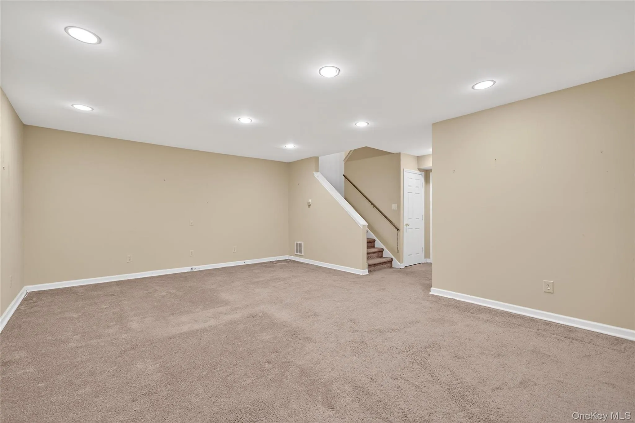 8 Green Court, Middletown, NY, 3 Bedrooms Bedrooms, 9 Rooms Rooms,2 BathroomsBathrooms,Residential,For Rent,Green,0,1025794 8 Green Court, Middletown, NY, 3 Bedrooms Bedrooms, 9 Rooms Rooms,2 BathroomsBathrooms,Residential,For Rent,Green,0,1025794