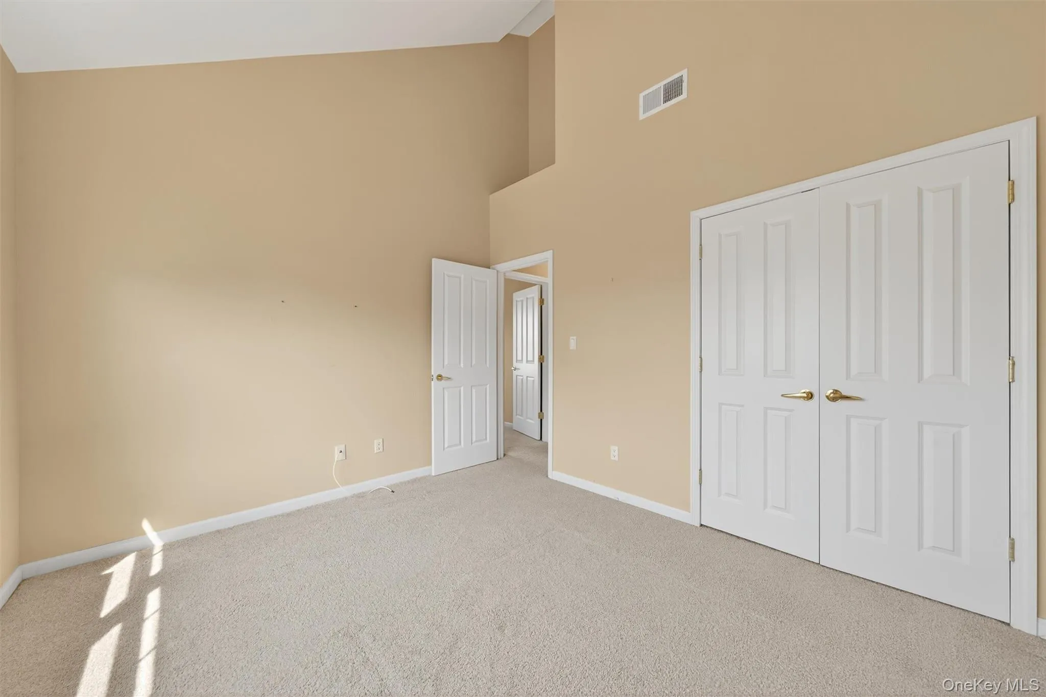 8 Green Court, Middletown, NY, 3 Bedrooms Bedrooms, 9 Rooms Rooms,2 BathroomsBathrooms,Residential,For Rent,Green,0,1025794 8 Green Court, Middletown, NY, 3 Bedrooms Bedrooms, 9 Rooms Rooms,2 BathroomsBathrooms,Residential,For Rent,Green,0,1025794