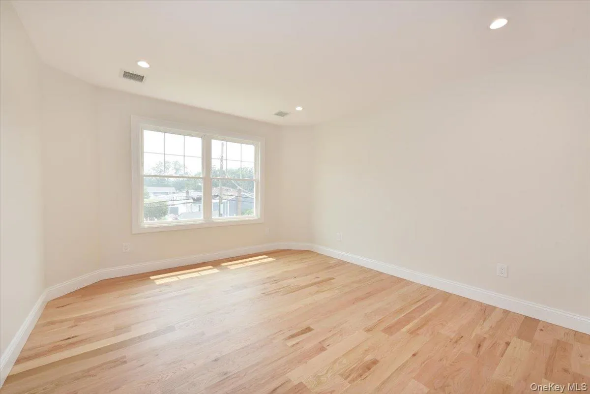 124 North Drive, Oyster Bay, NY, 5 Bedrooms Bedrooms, 9 Rooms Rooms,4 BathroomsBathrooms,Residential,For Rent,North,0,1025802 124 North Drive, Oyster Bay, NY, 5 Bedrooms Bedrooms, 9 Rooms Rooms,4 BathroomsBathrooms,Residential,For Rent,North,0,1025802