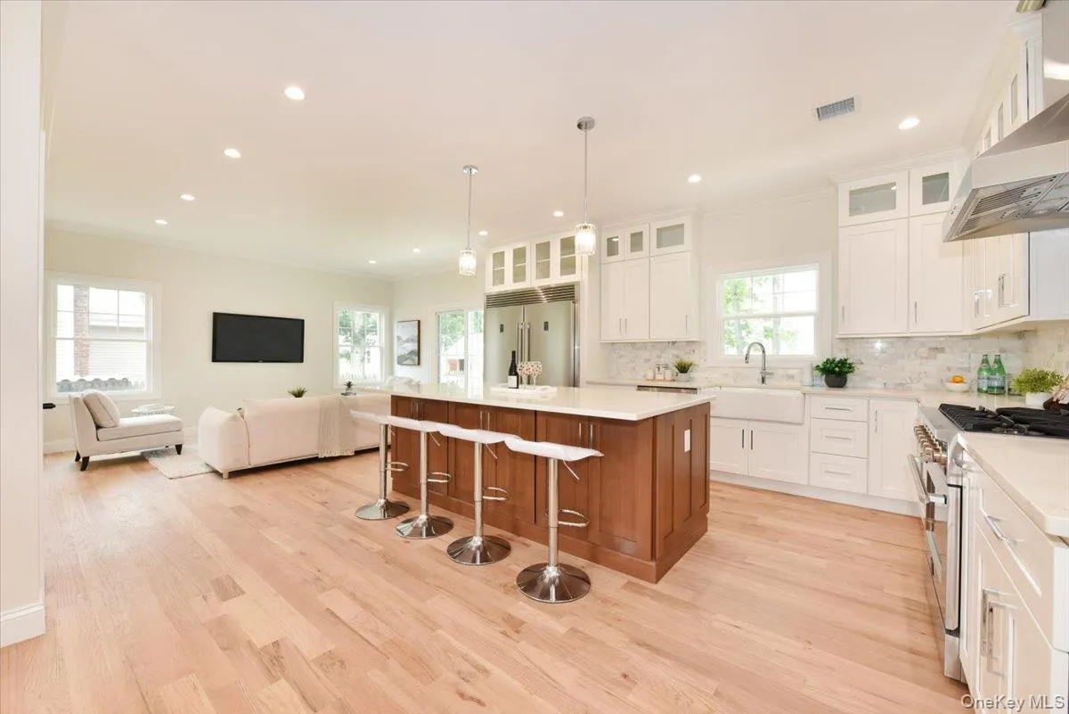 124 North Drive, Oyster Bay, NY, 5 Bedrooms Bedrooms, 9 Rooms Rooms,4 BathroomsBathrooms,Residential,For Rent,North,0,1025802 124 North Drive, Oyster Bay, NY, 5 Bedrooms Bedrooms, 9 Rooms Rooms,4 BathroomsBathrooms,Residential,For Rent,North,0,1025802