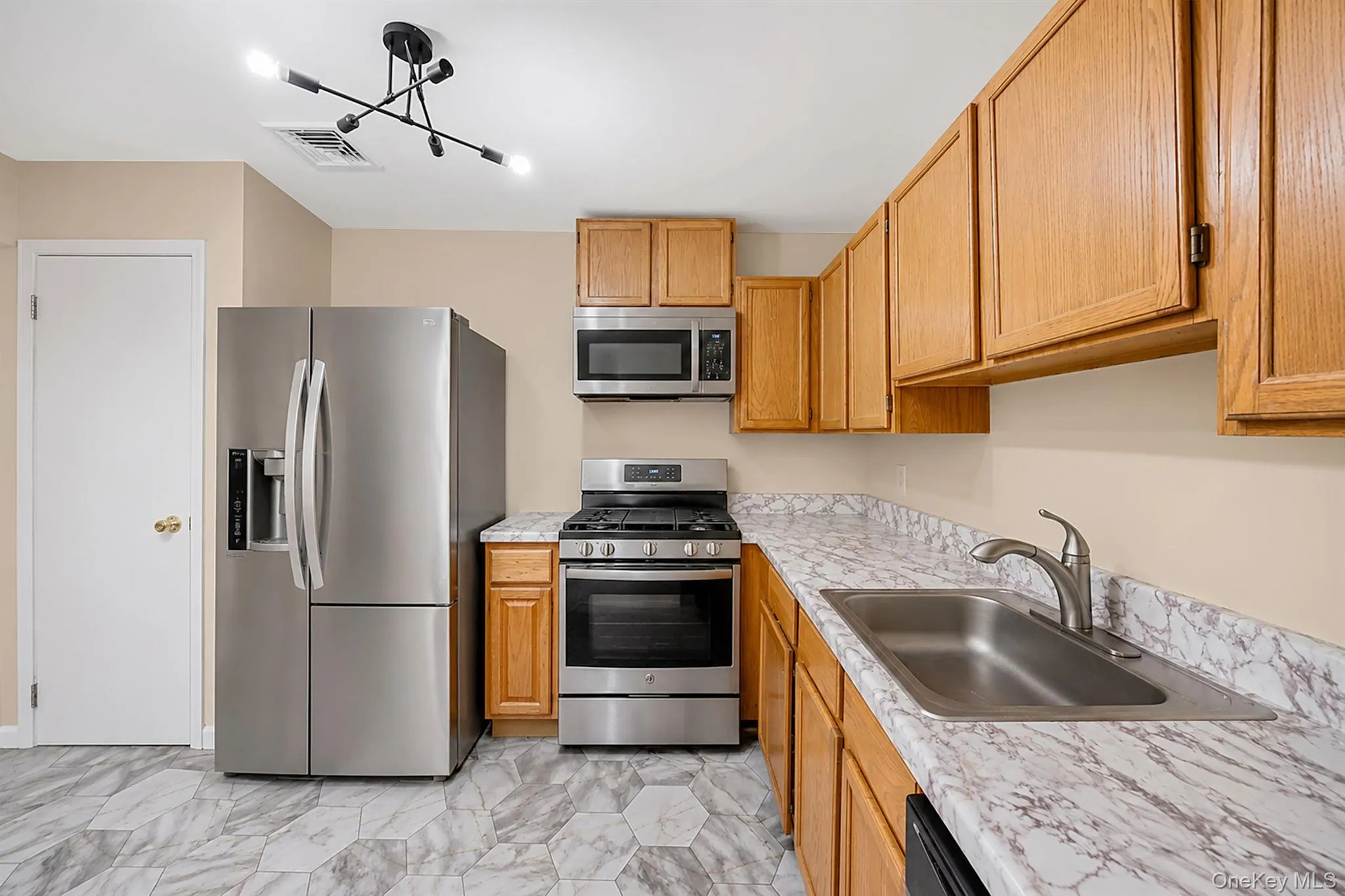 26 Beech Street, Islip, NY, 3 Bedrooms Bedrooms, 6 Rooms Rooms,2 BathroomsBathrooms,Residential,For Rent,Beech,0,1025807 26 Beech Street, Islip, NY, 3 Bedrooms Bedrooms, 6 Rooms Rooms,2 BathroomsBathrooms,Residential,For Rent,Beech,0,1025807