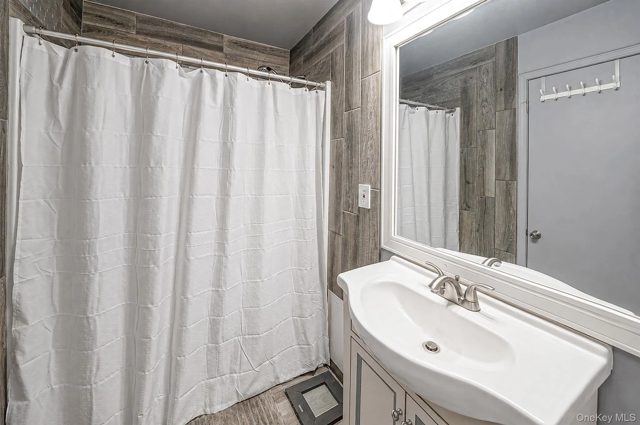 26 Beech Street, Islip, NY, 3 Bedrooms Bedrooms, 6 Rooms Rooms,2 BathroomsBathrooms,Residential,For Rent,Beech,0,1025807 26 Beech Street, Islip, NY, 3 Bedrooms Bedrooms, 6 Rooms Rooms,2 BathroomsBathrooms,Residential,For Rent,Beech,0,1025807